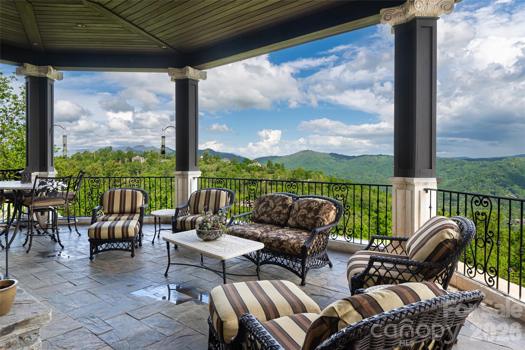83 Summit Tower Circle Property Photo 40
