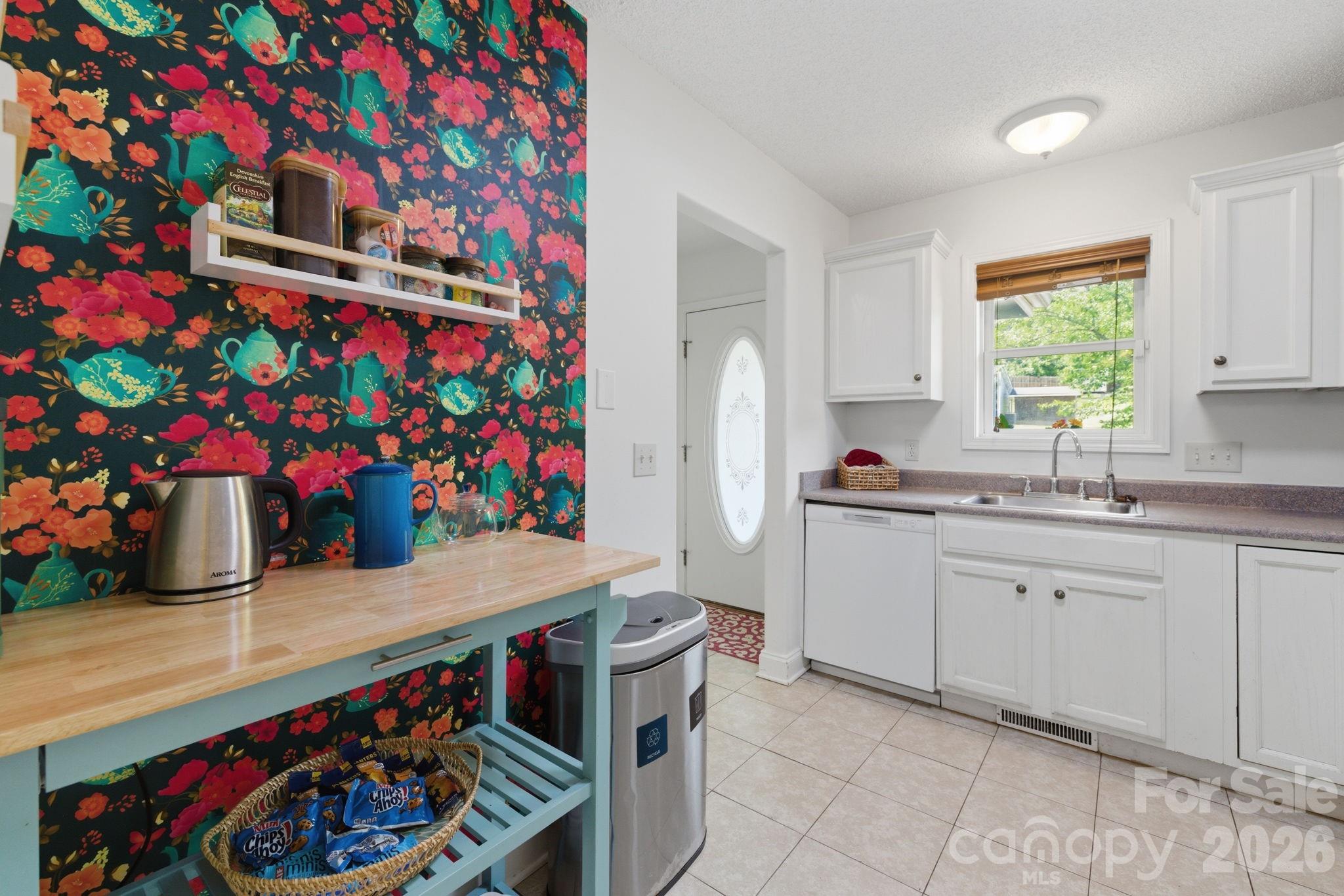 77 Lees Creek Road Property Photo 5