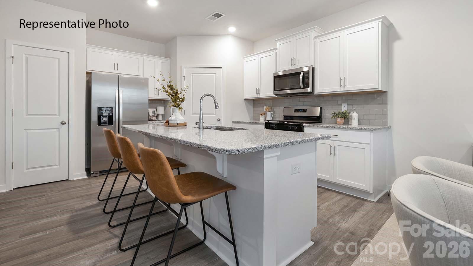 998 Two Brothers Lane Property Photo 3