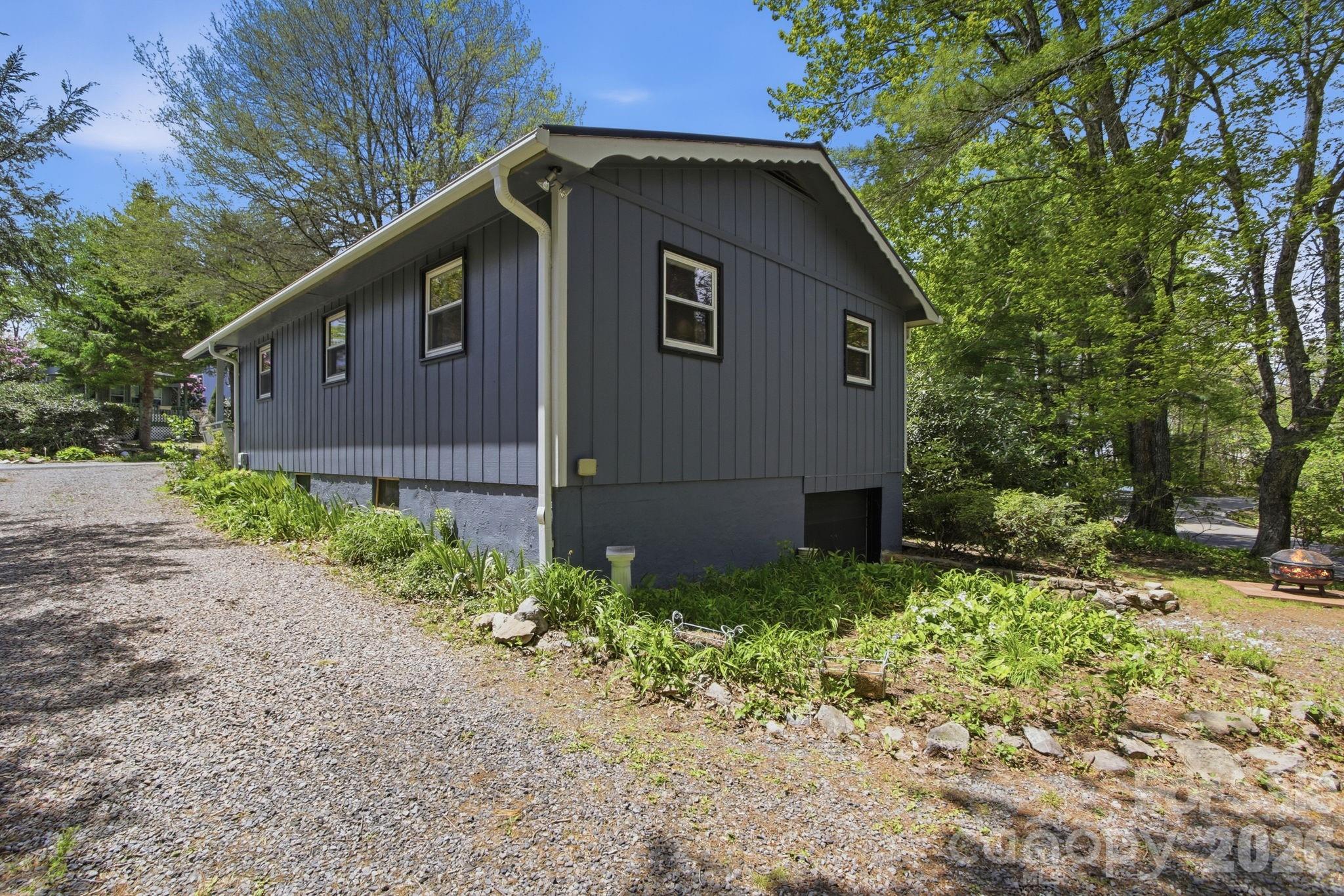 143 Snowshoe Loop Property Photo 37
