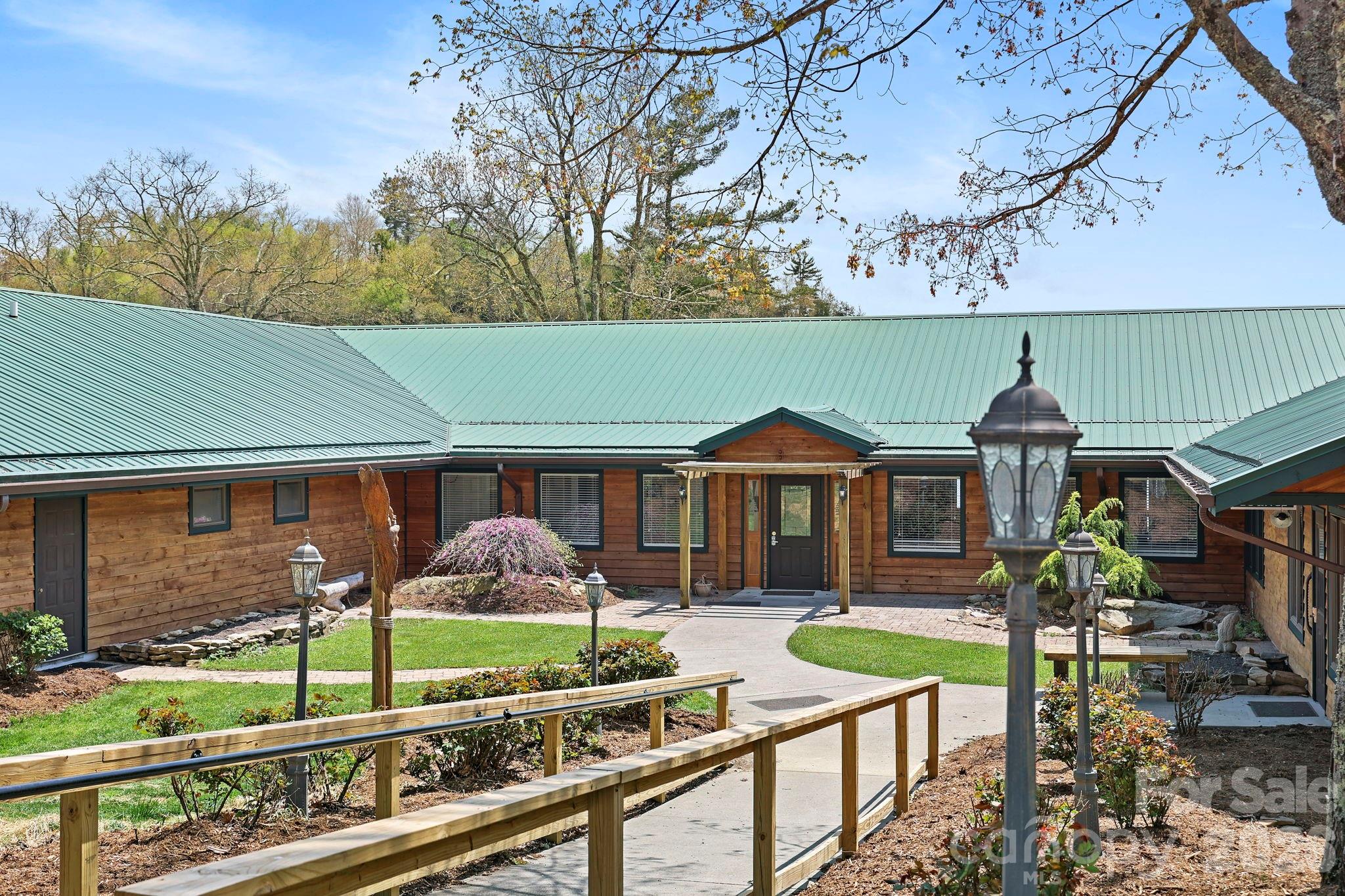 143 Snowshoe Loop Property Photo 46
