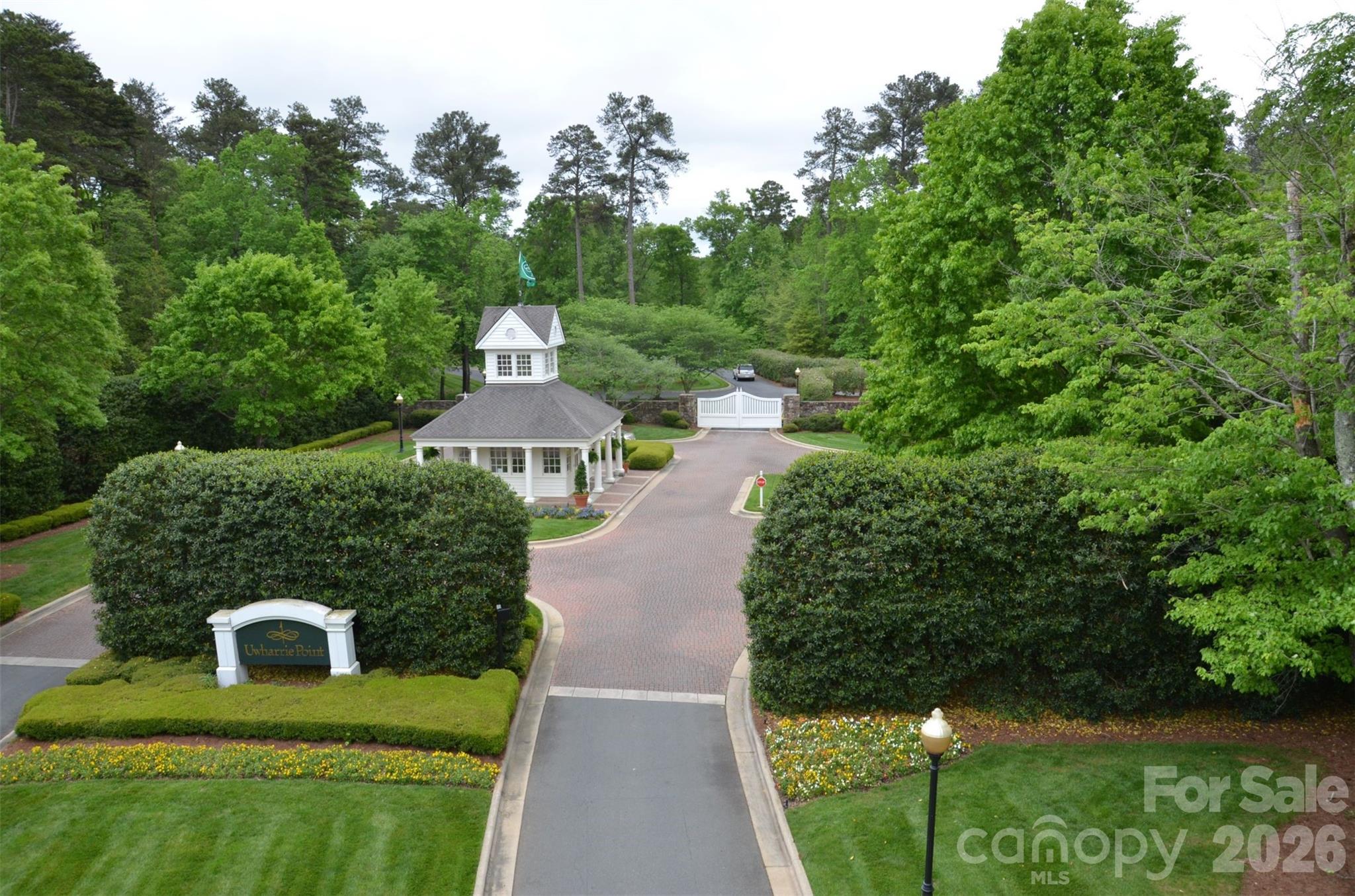 296 Millingport Lane Property Photo 6
