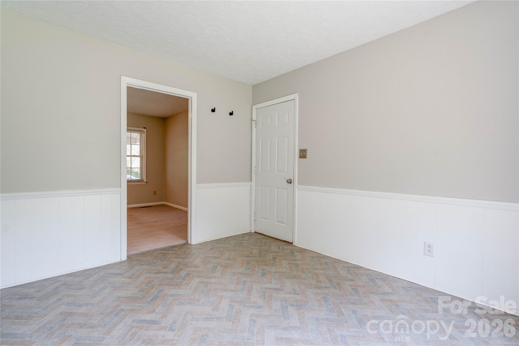 111 Harbor Point Drive Property Photo 4