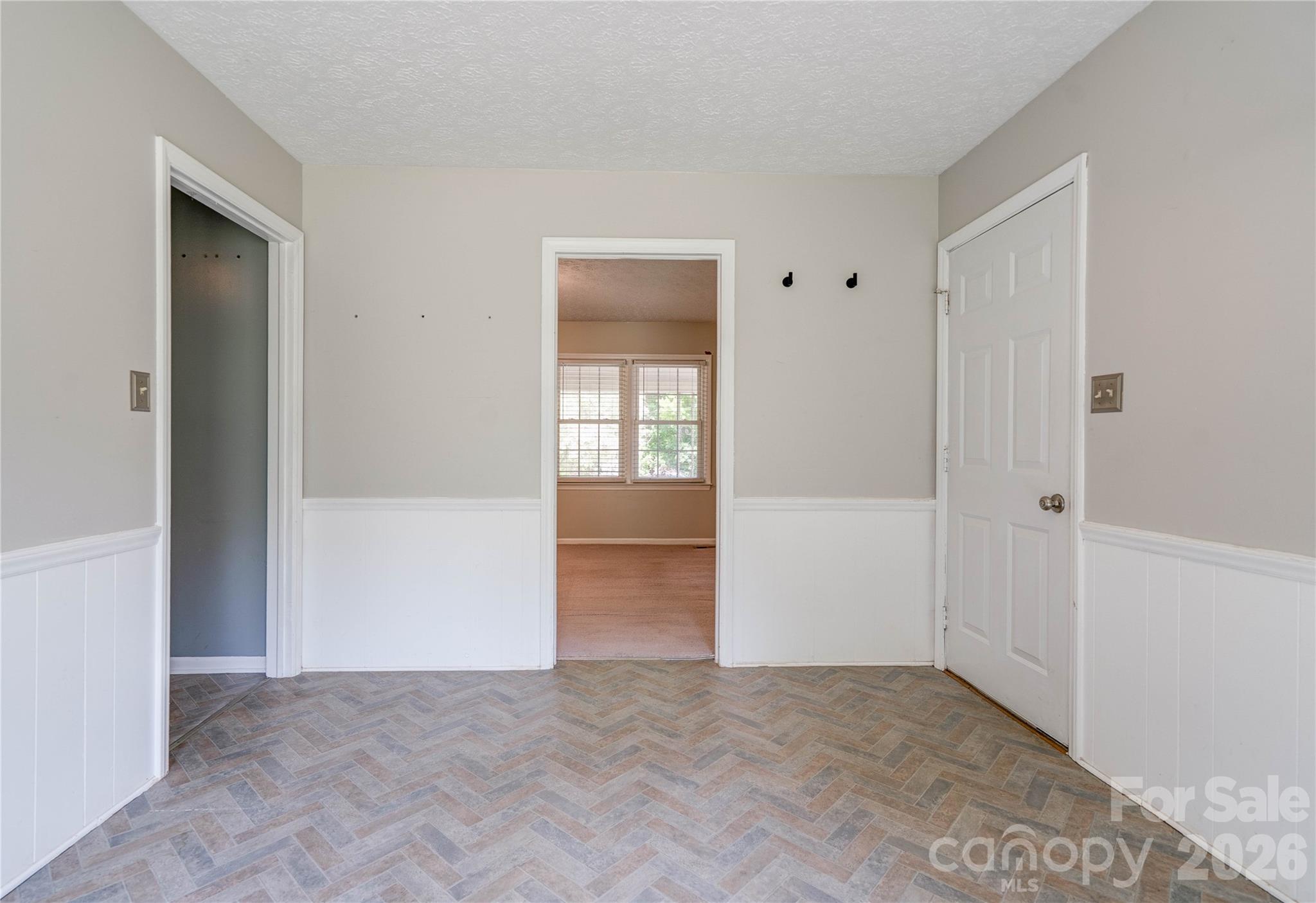 111 Harbor Point Drive Property Photo 5