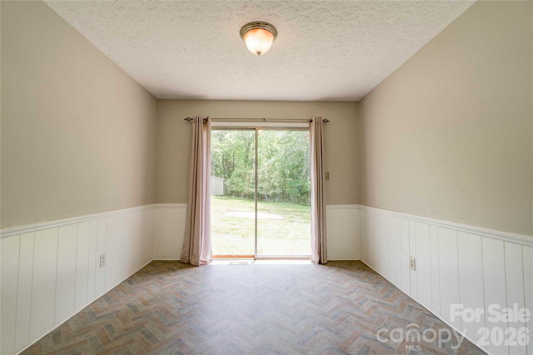 111 Harbor Point Drive Property Photo 6