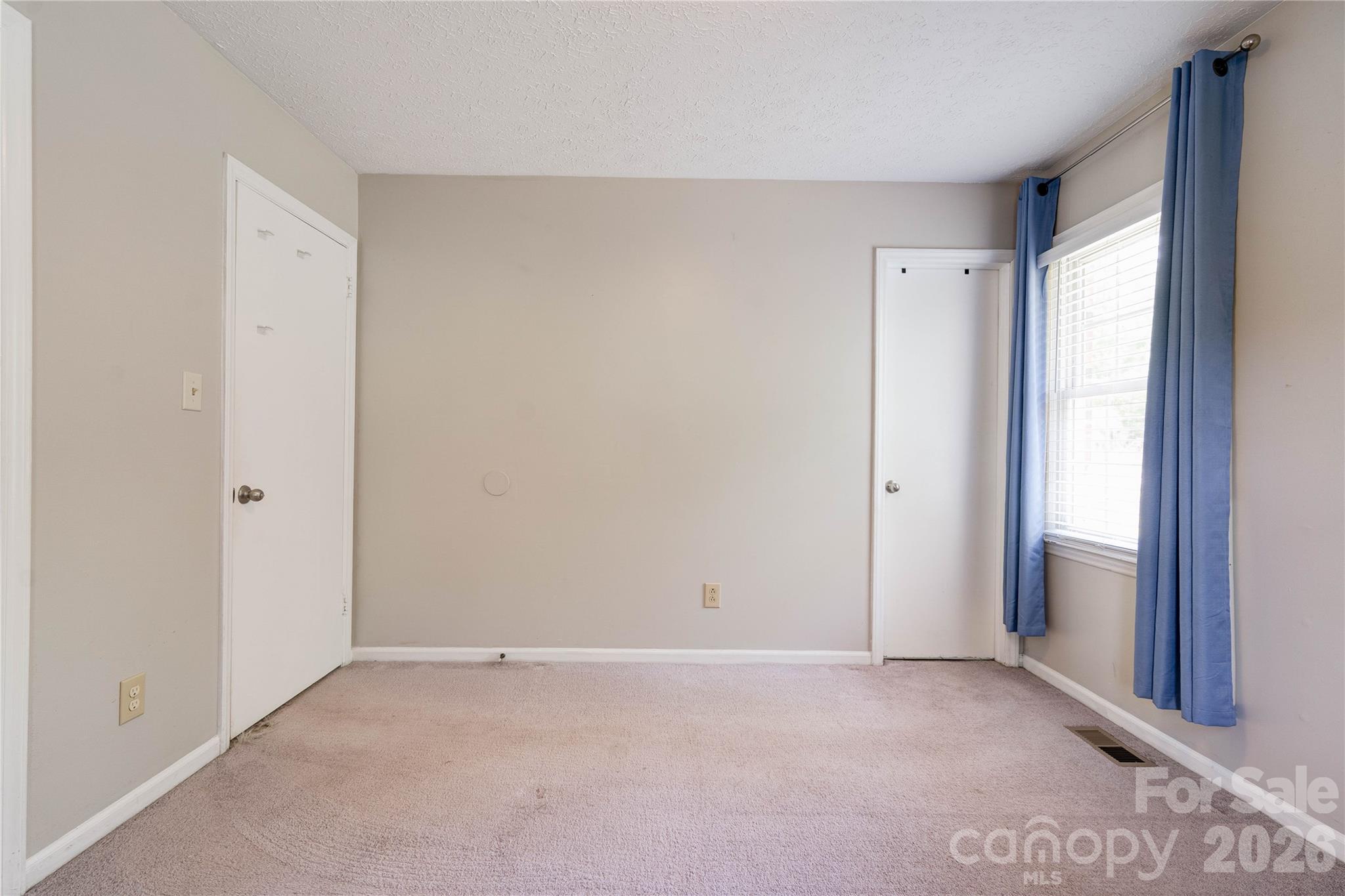 111 Harbor Point Drive Property Photo 10