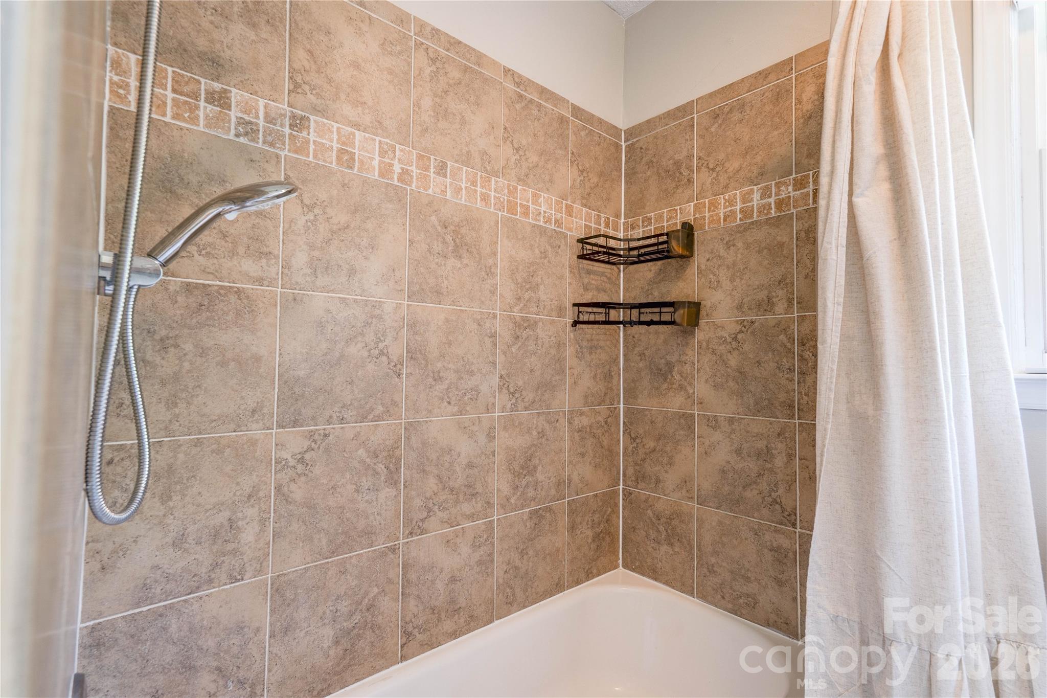 111 Harbor Point Drive Property Photo 18