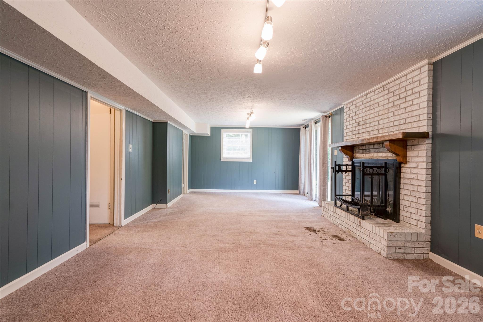 111 Harbor Point Drive Property Photo 25