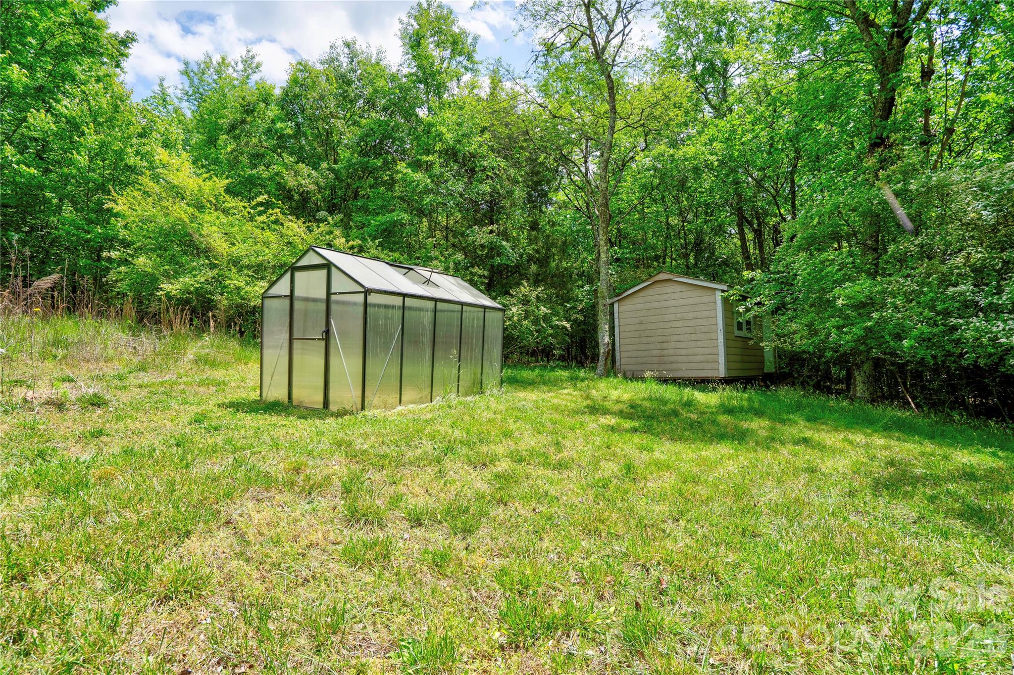 111 Harbor Point Drive Property Photo 43