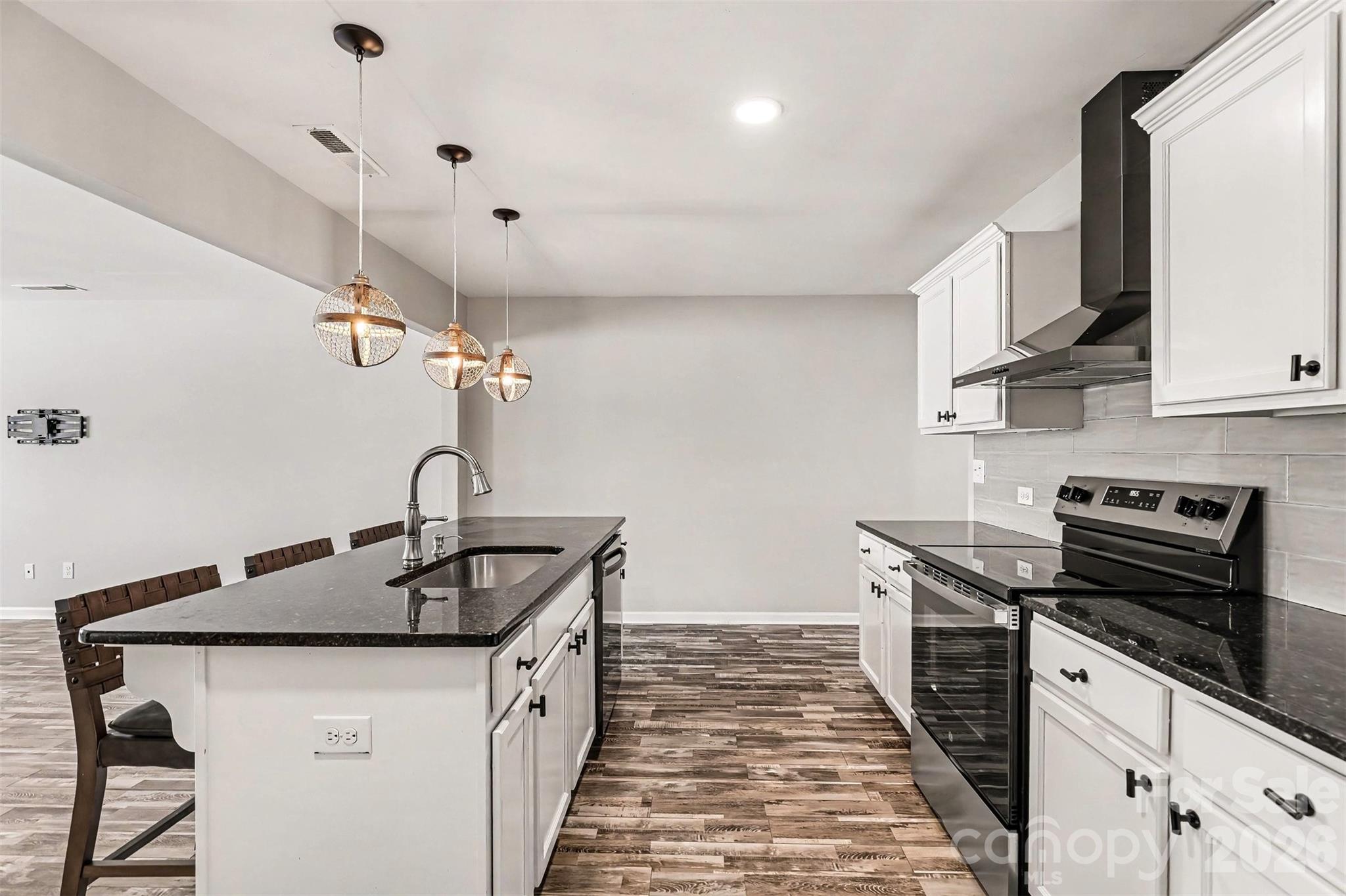1253 Ettrick Avenue Property Photo 8
