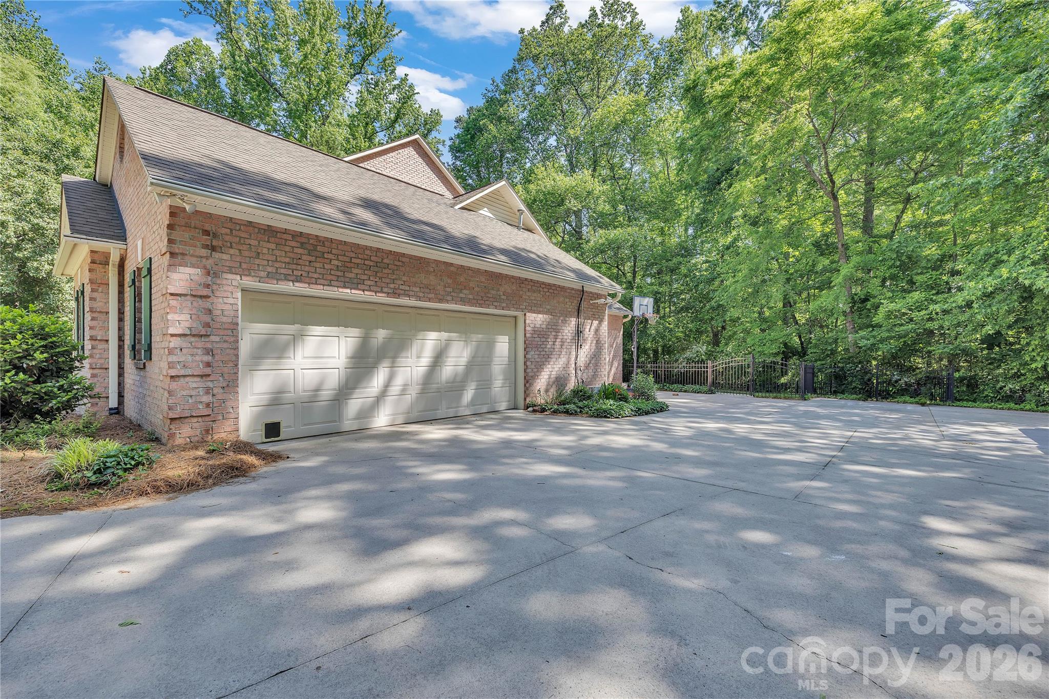 106 Mist Valley Drive Property Photo 4