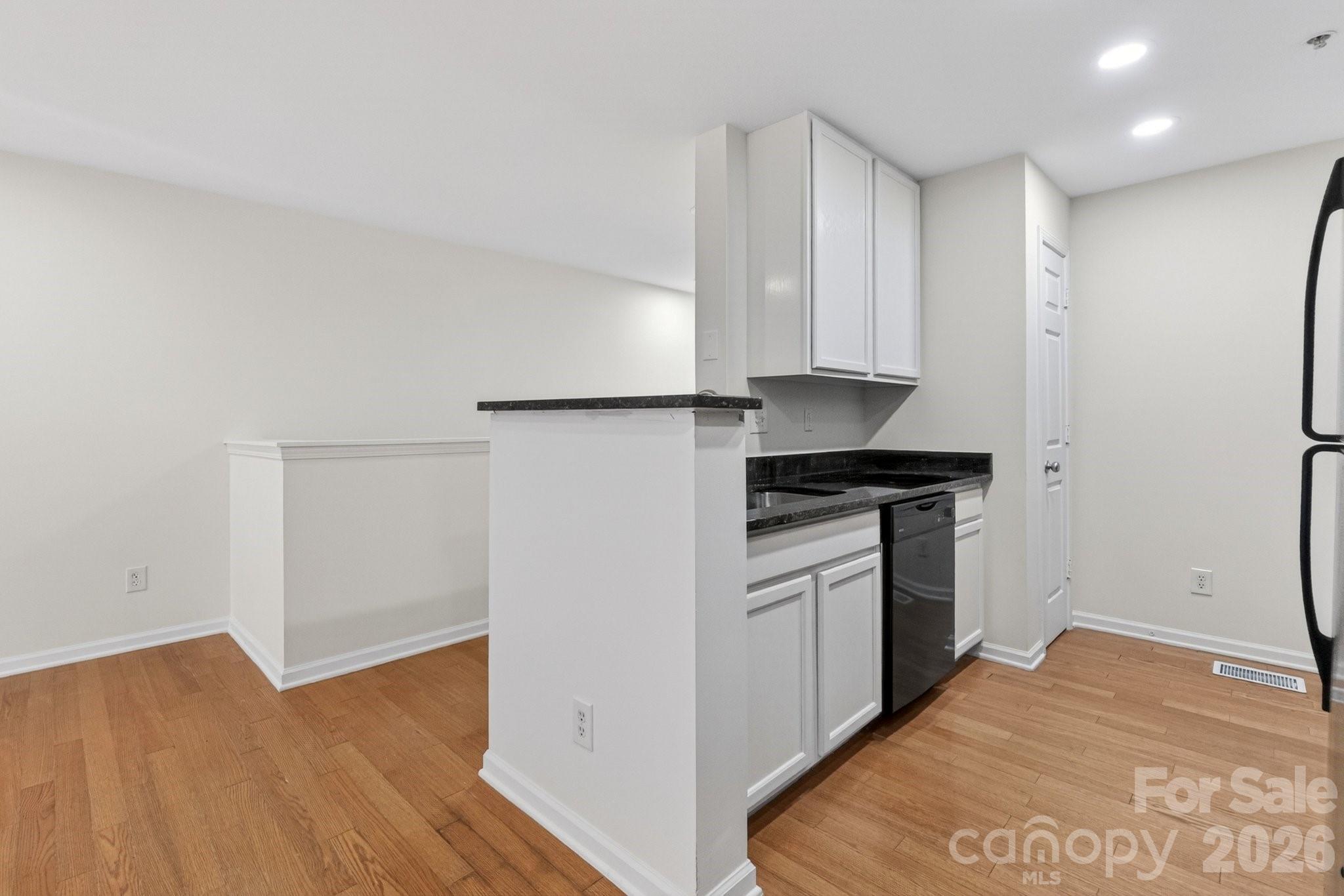639 Raphael Place Property Photo 5