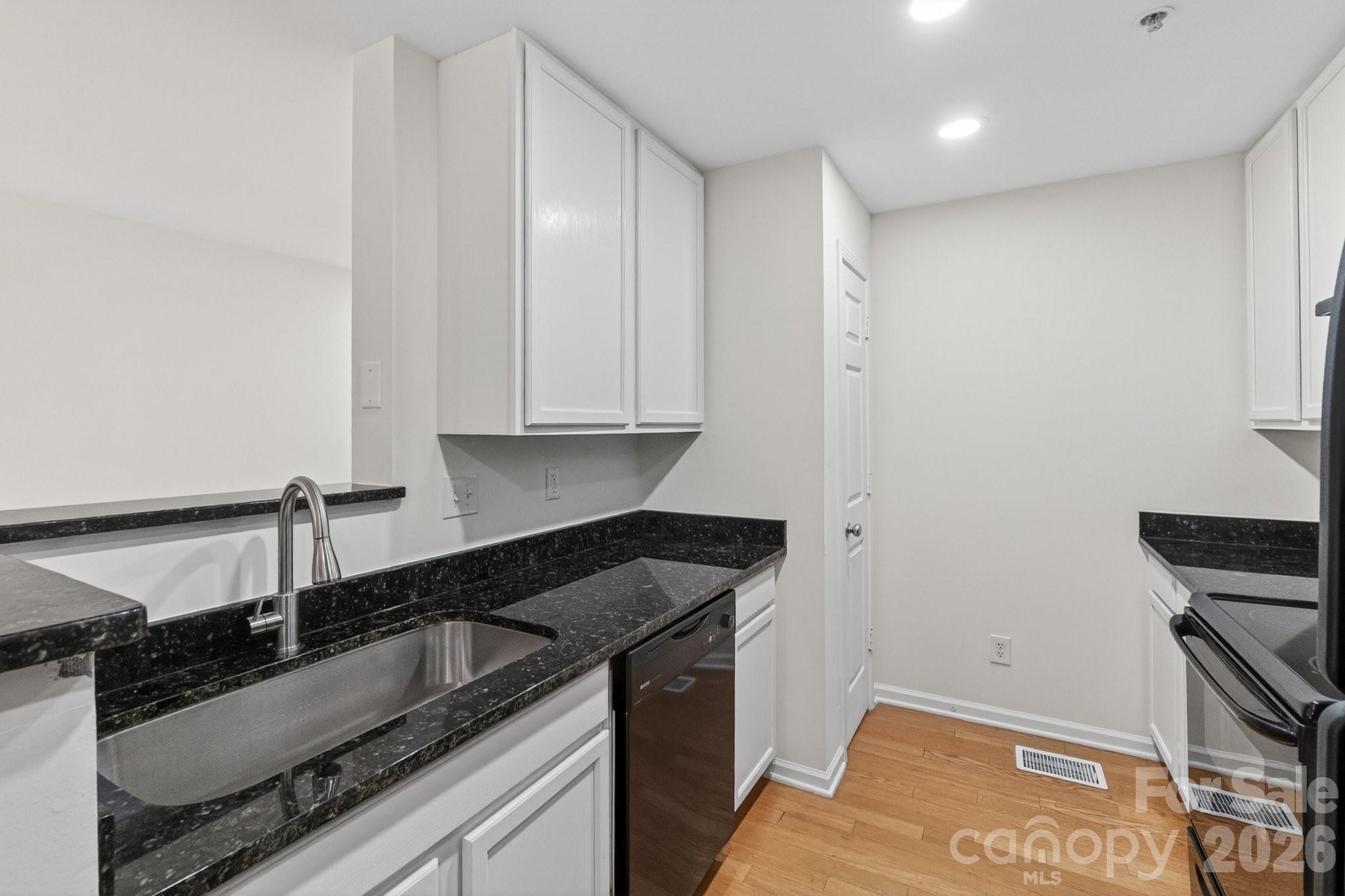 639 Raphael Place Property Photo 6