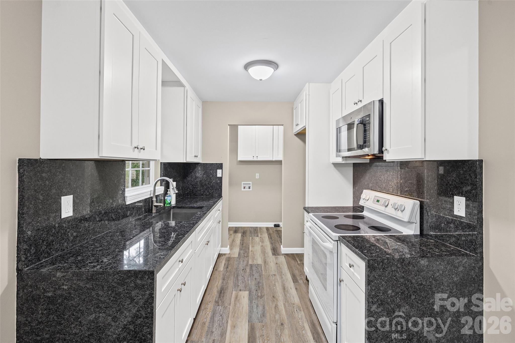 327 E Morrow Avenue Property Photo 10