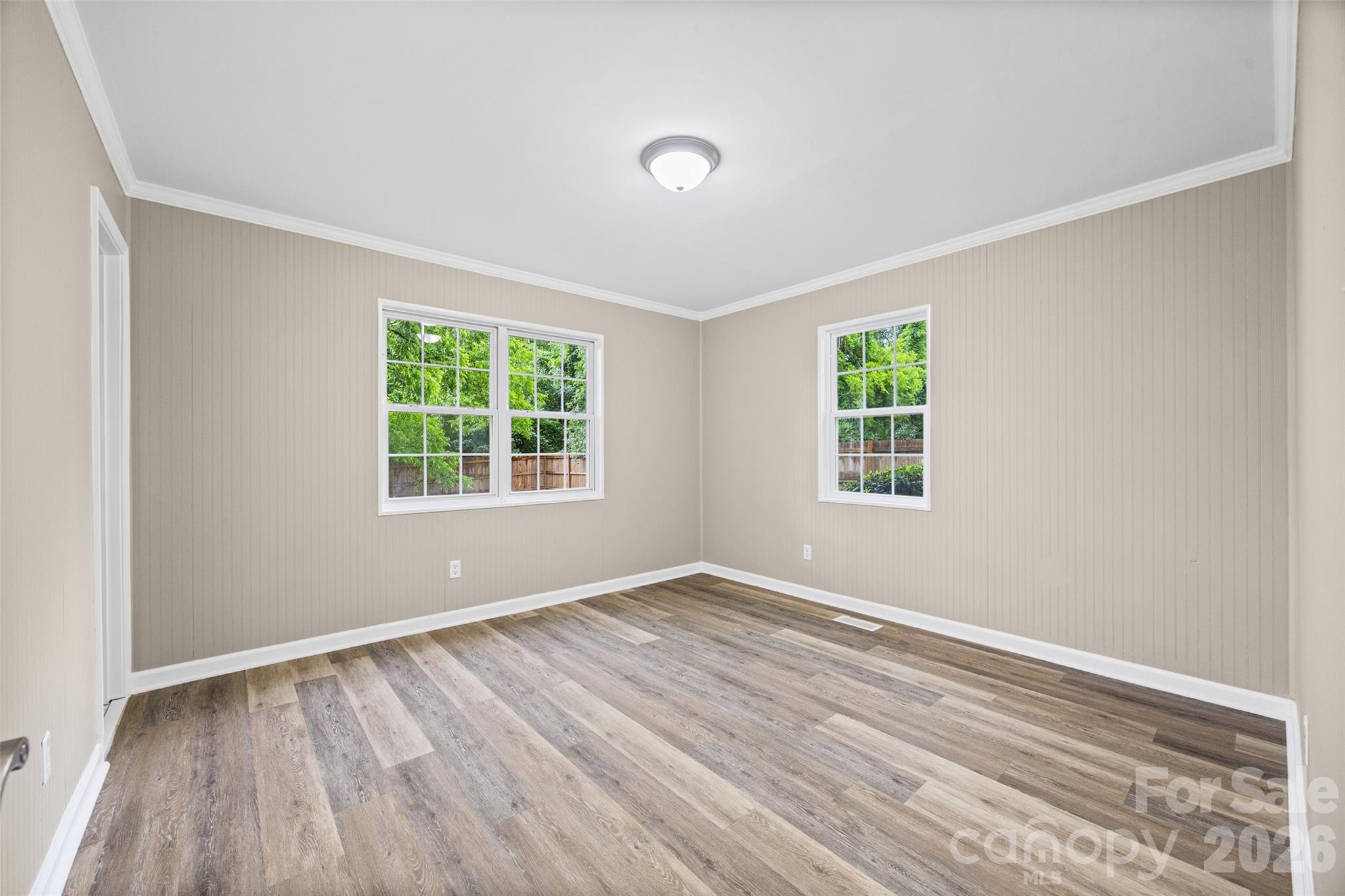 327 E Morrow Avenue Property Photo 13