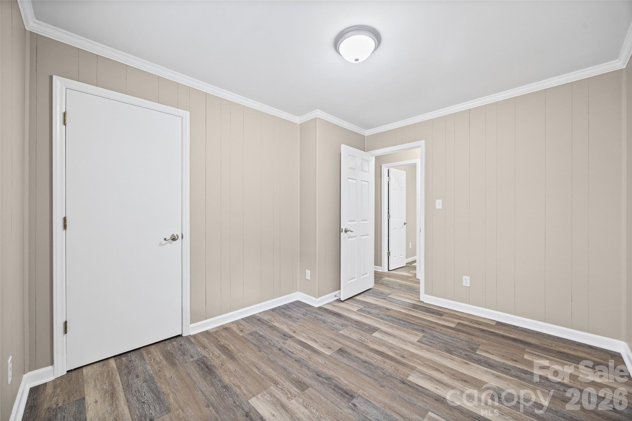 327 E Morrow Avenue Property Photo 16