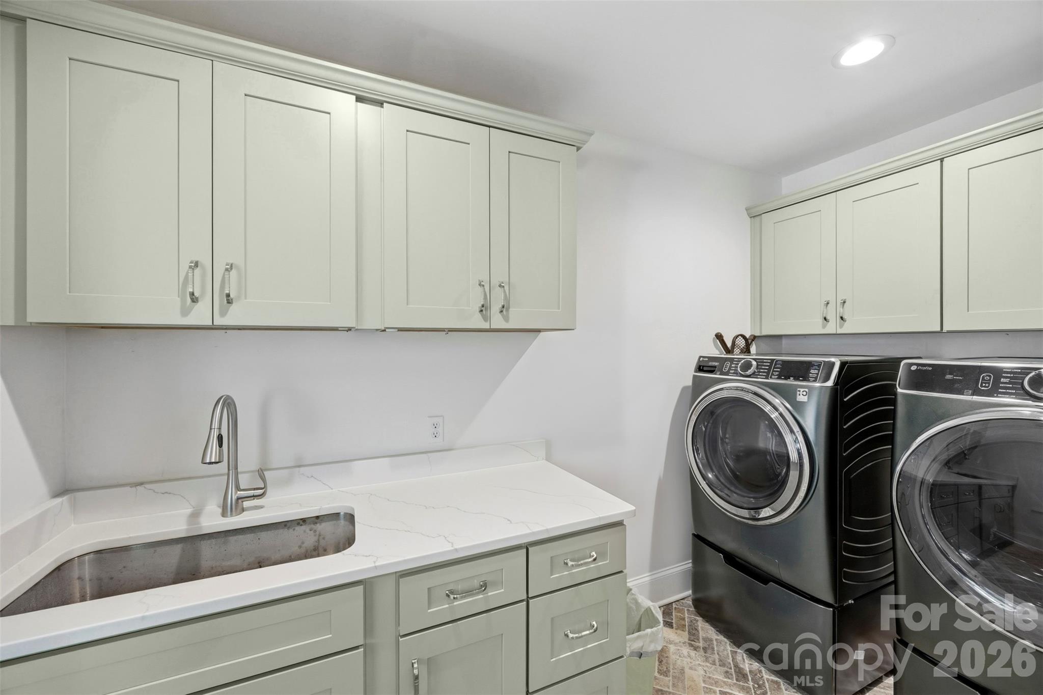 5555 Riverfront Road Property Photo 12