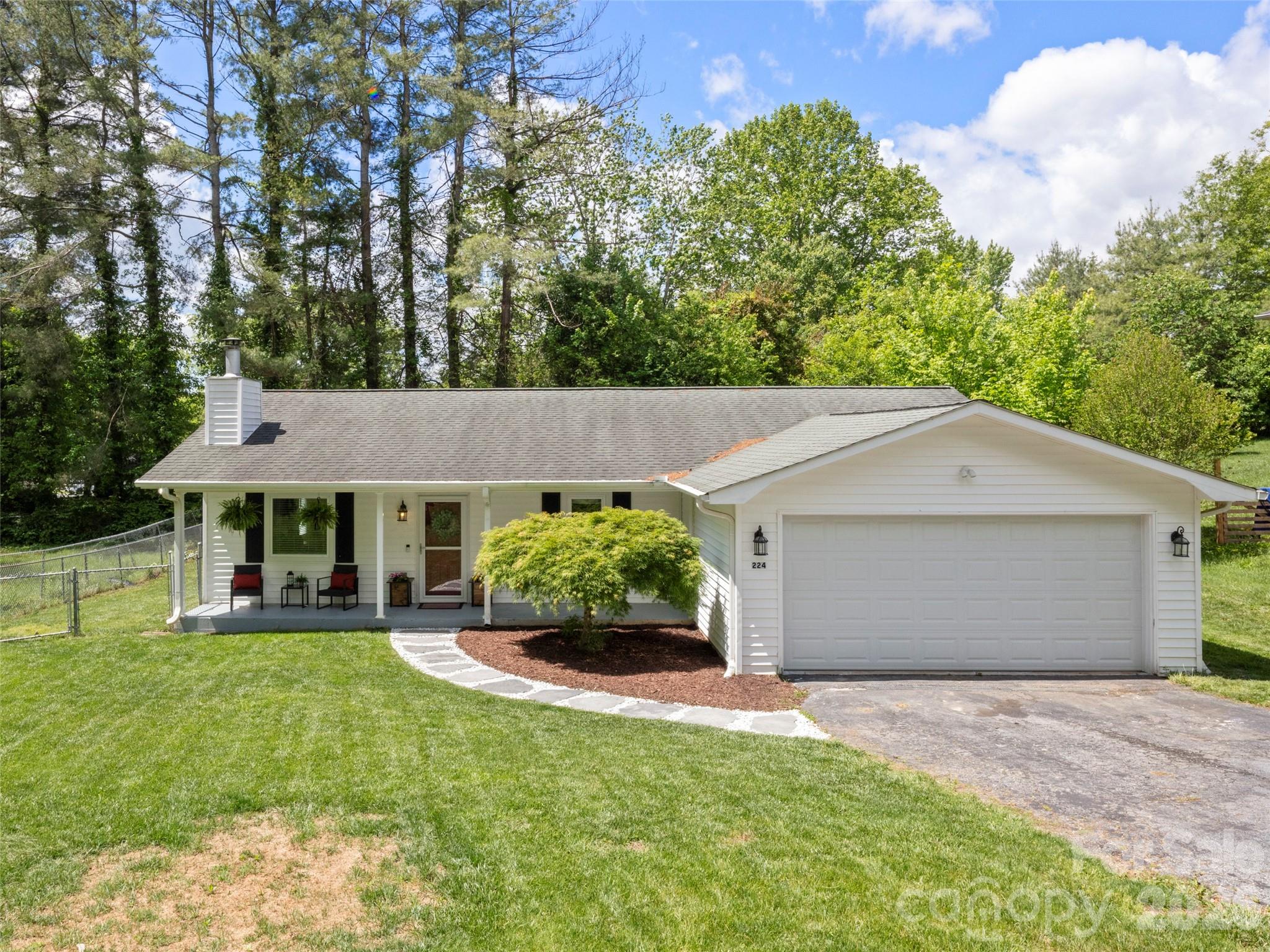 224 Clover Drive Property Photo 1