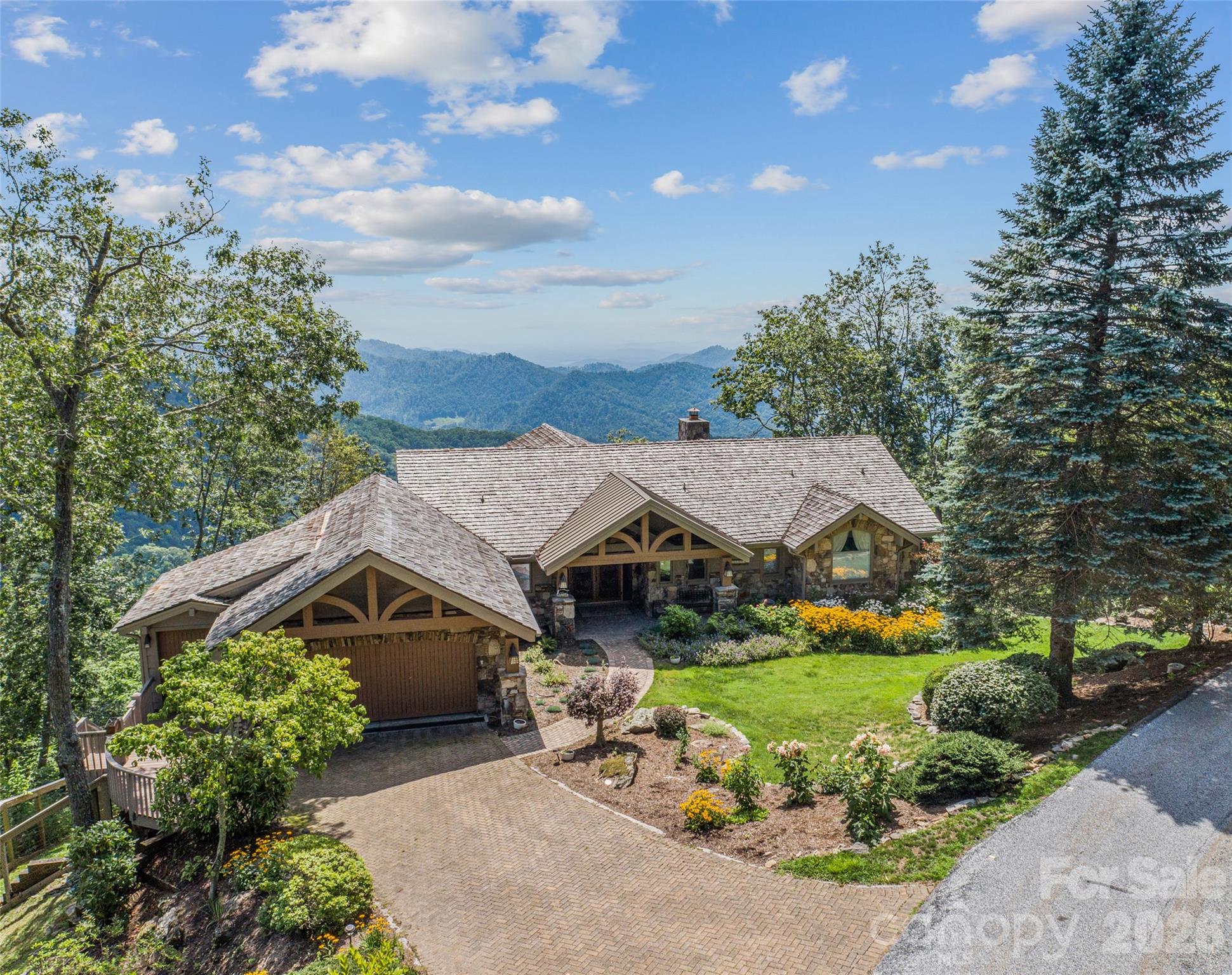 218 Slickrock Road Property Photo 1