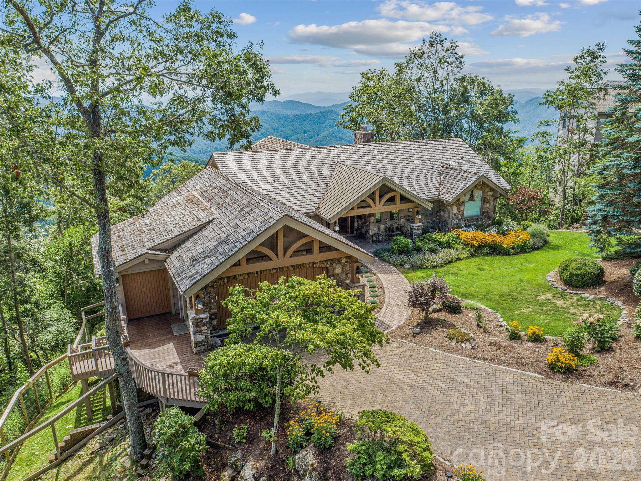 218 Slickrock Road Property Photo 6