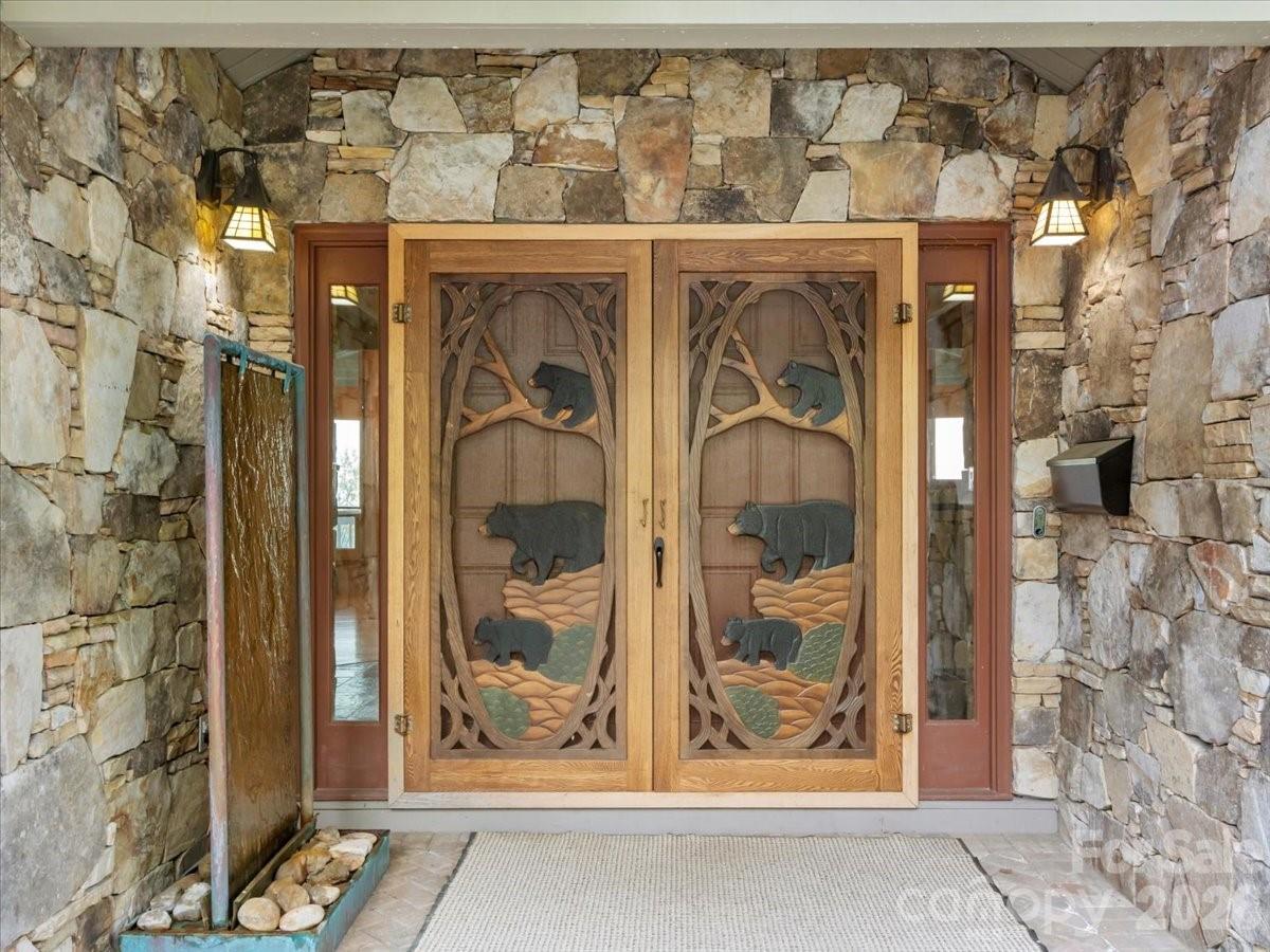 218 Slickrock Road Property Photo 7