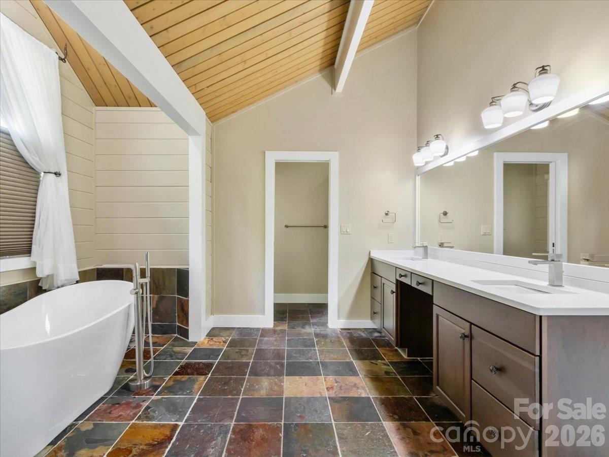 218 Slickrock Road Property Photo 21