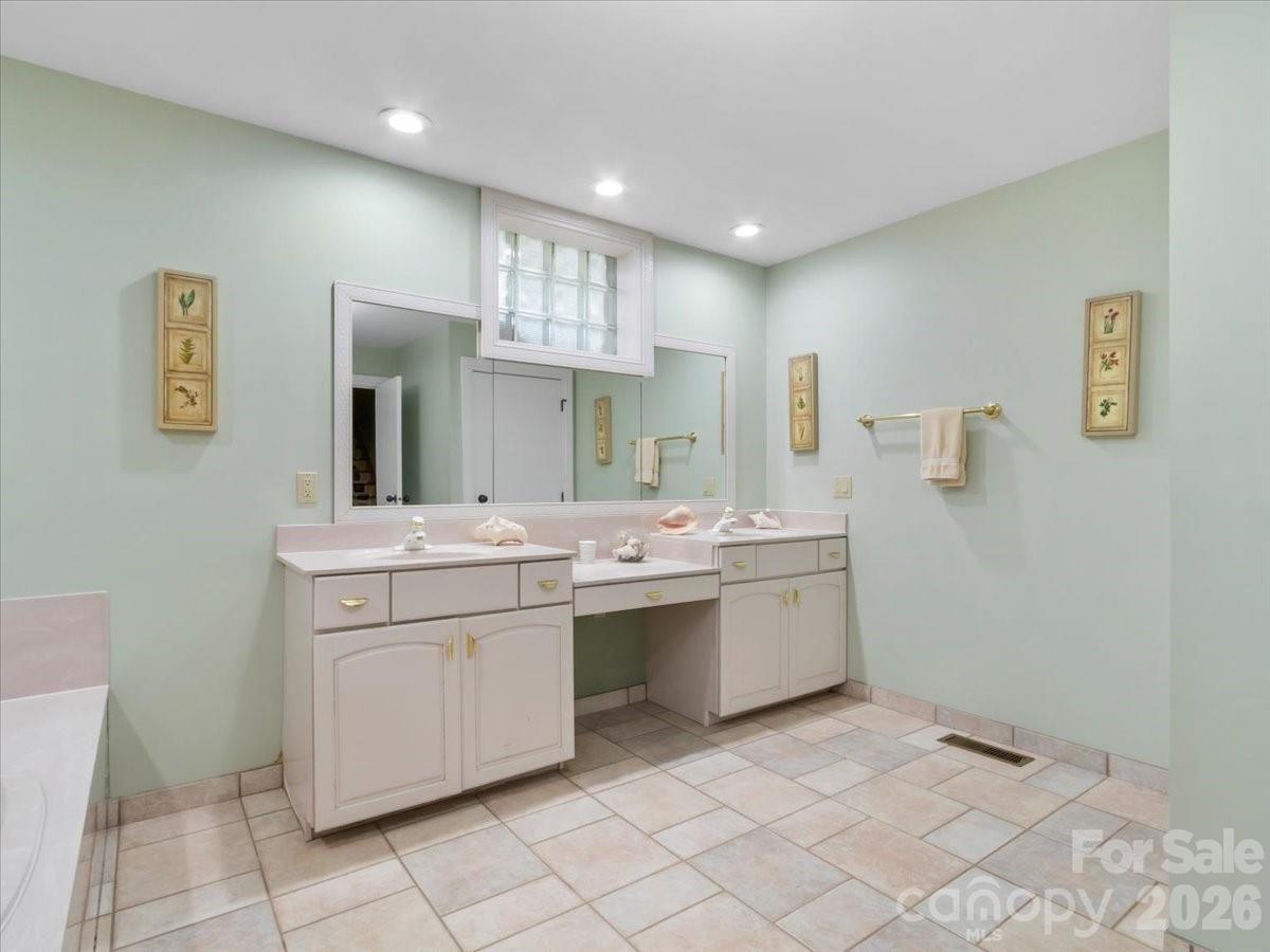 218 Slickrock Road Property Photo 31