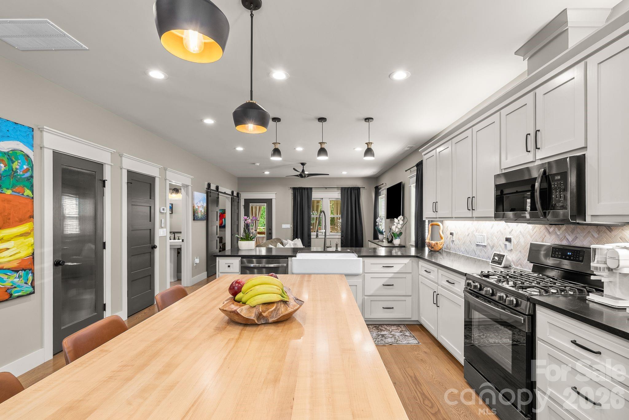 7 Acona Lane Property Photo 8