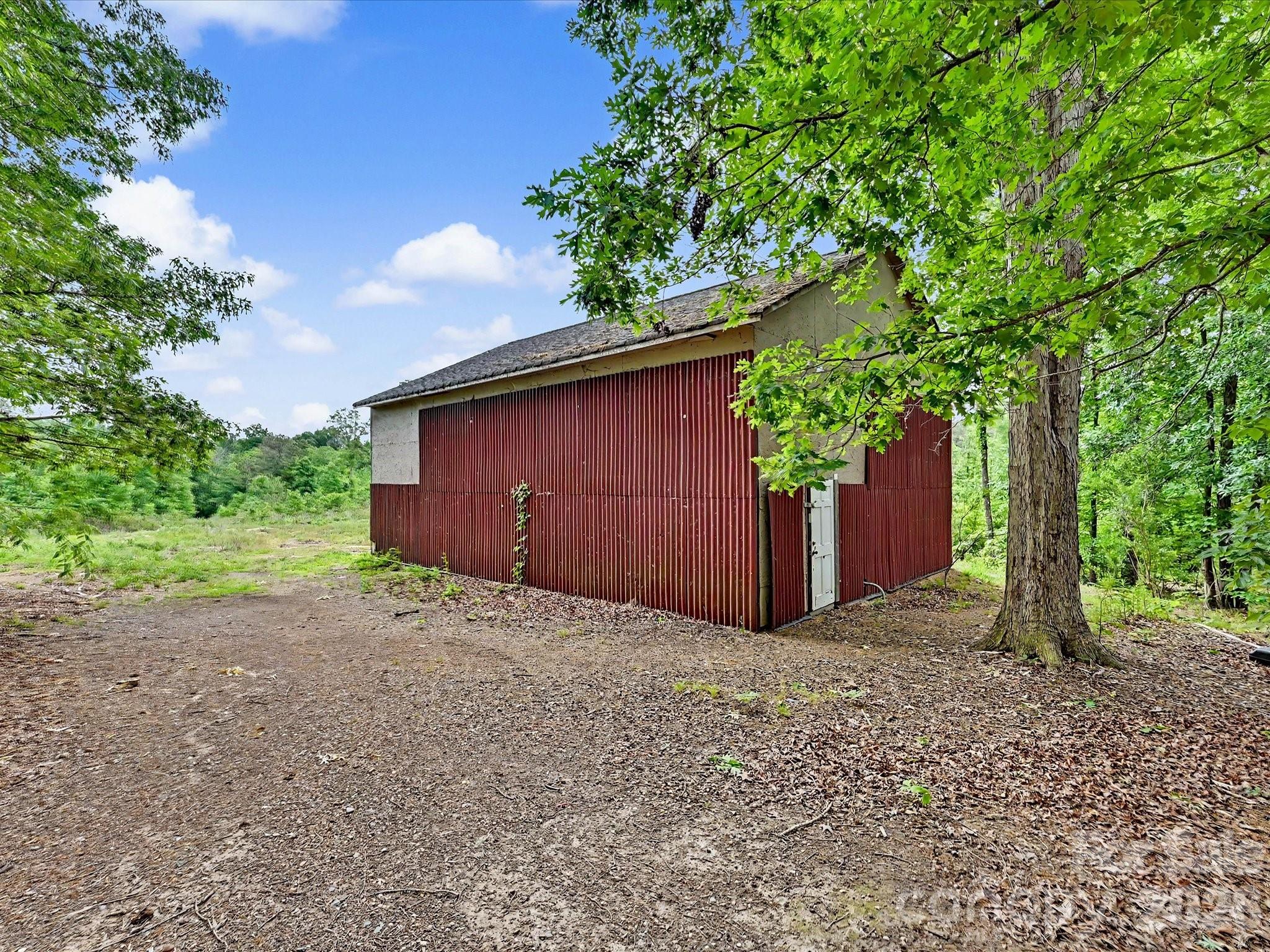 1123 S Forest Hills School Road Property Photo 31