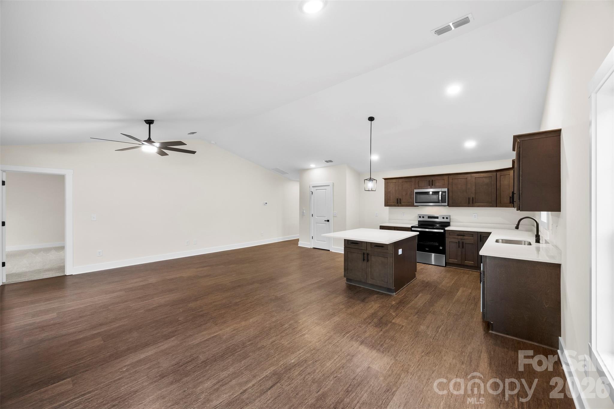 200 Knollwood Circle Property Photo 11