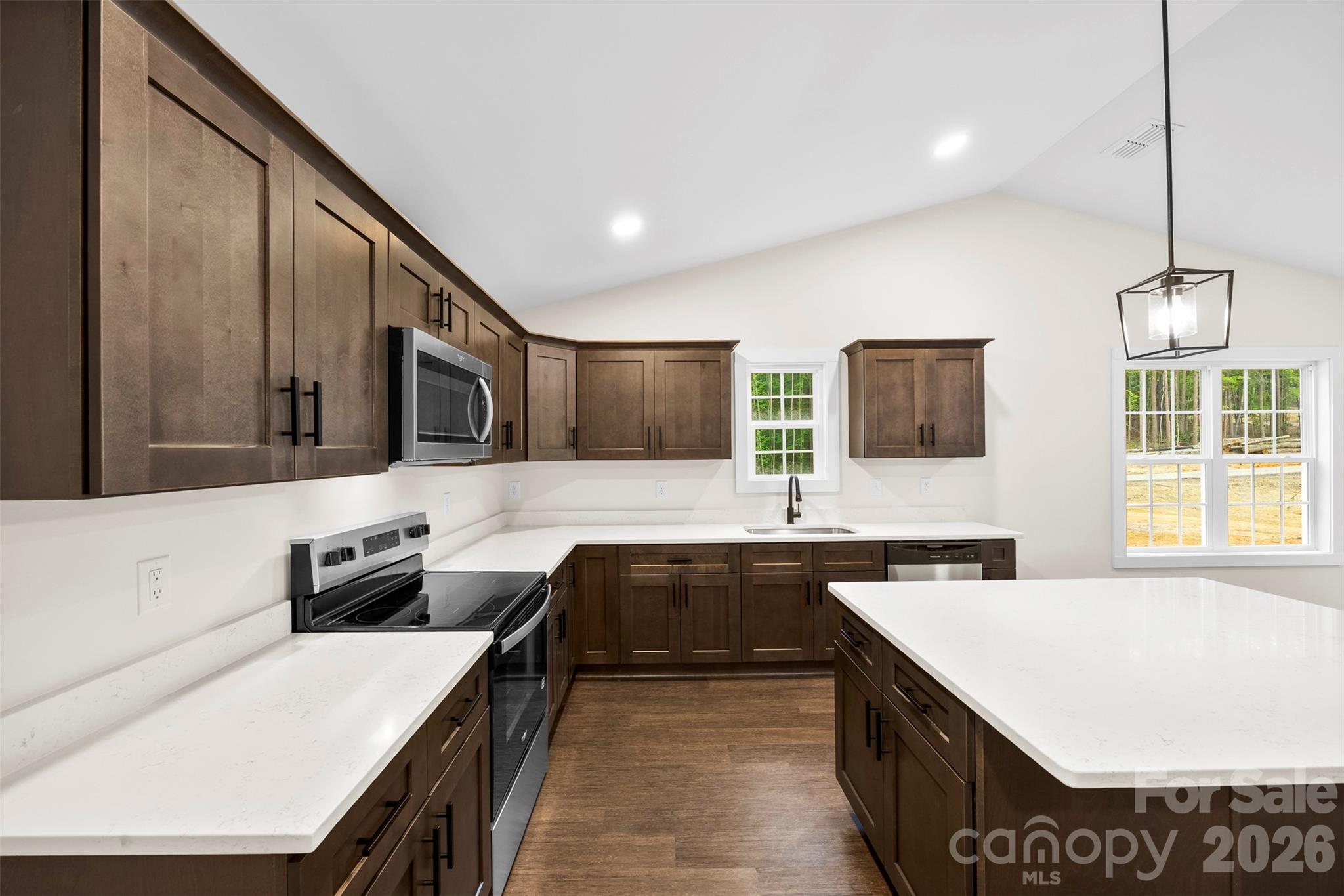 200 Knollwood Circle Property Photo 15