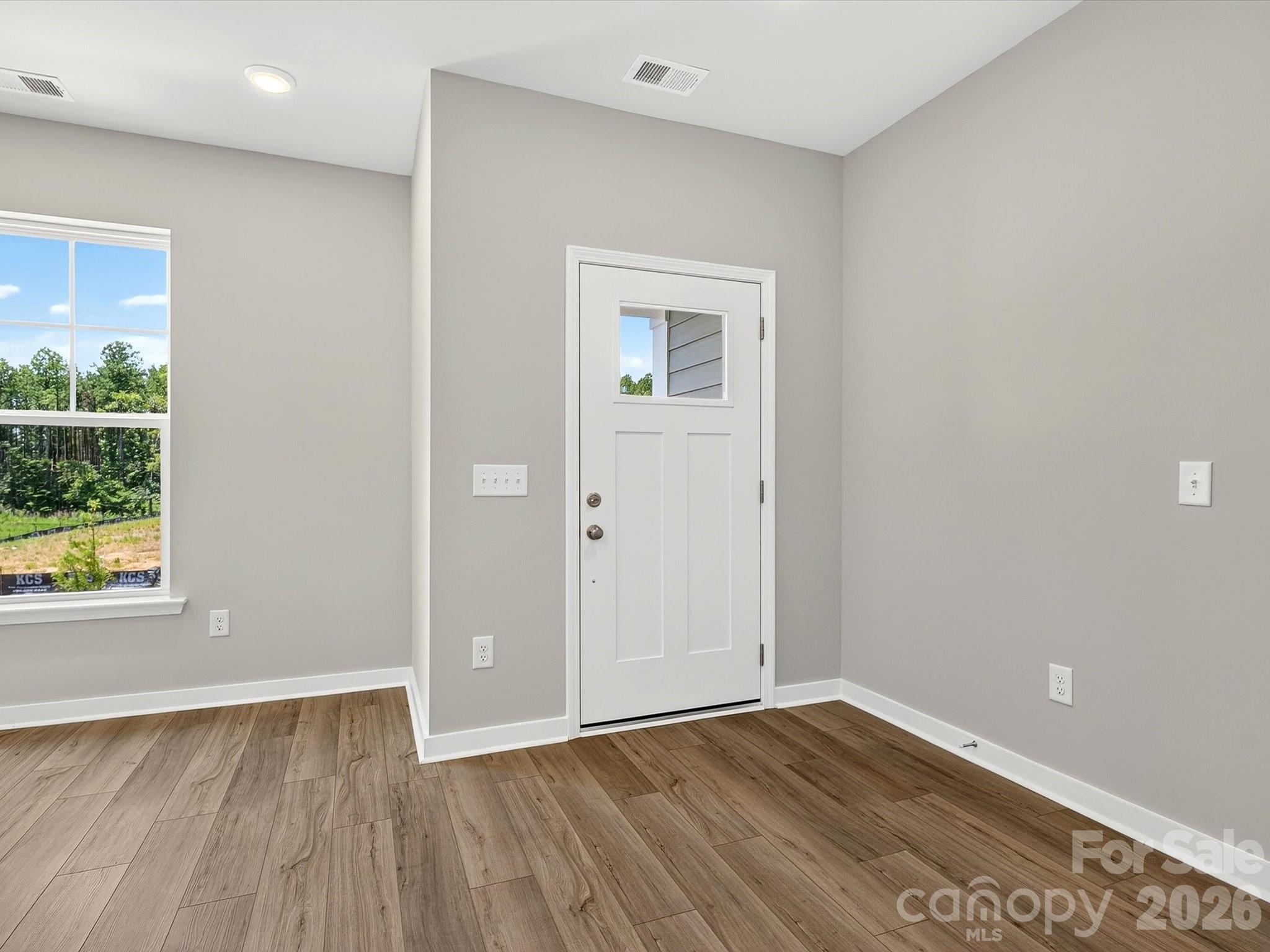 579 Cape Cod Way Property Photo 3