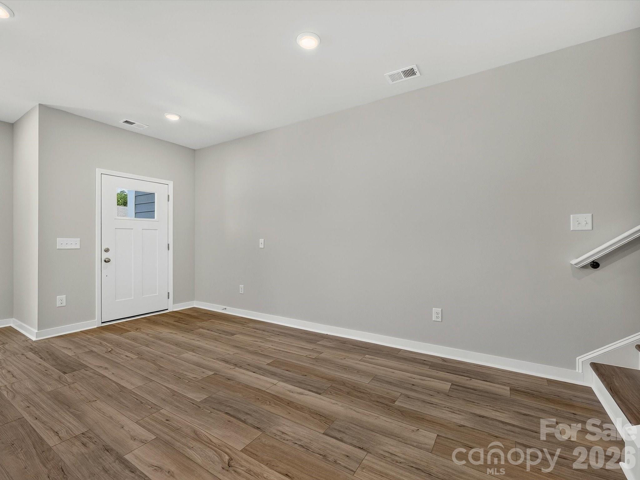 579 Cape Cod Way Property Photo 9