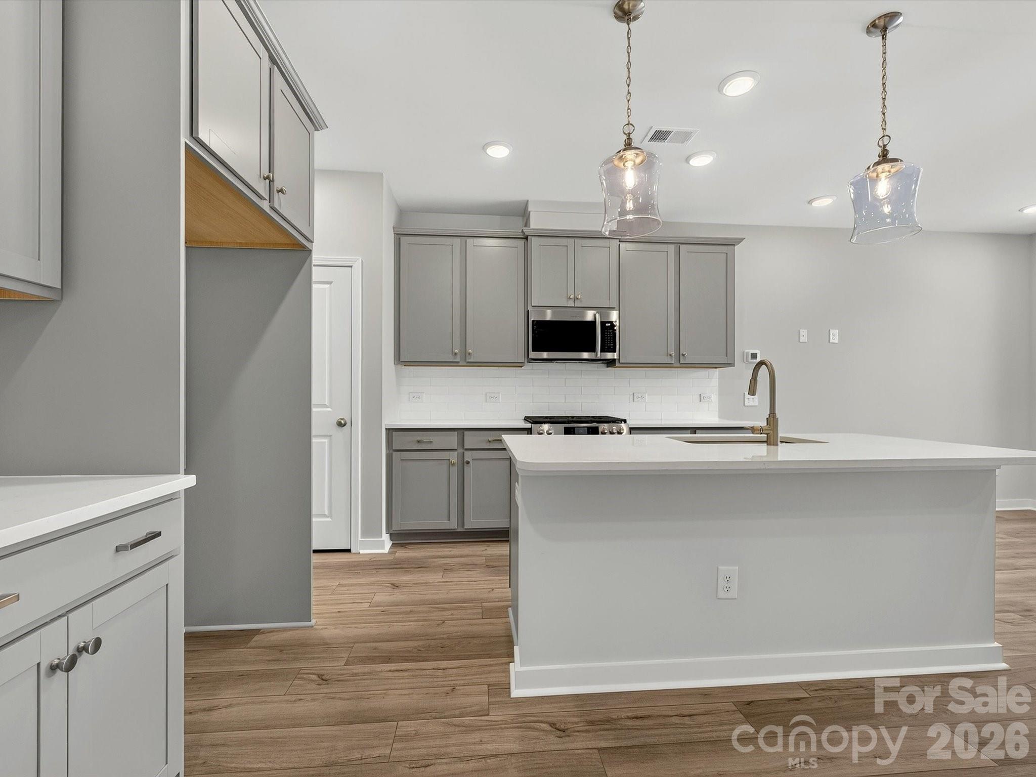579 Cape Cod Way Property Photo 12