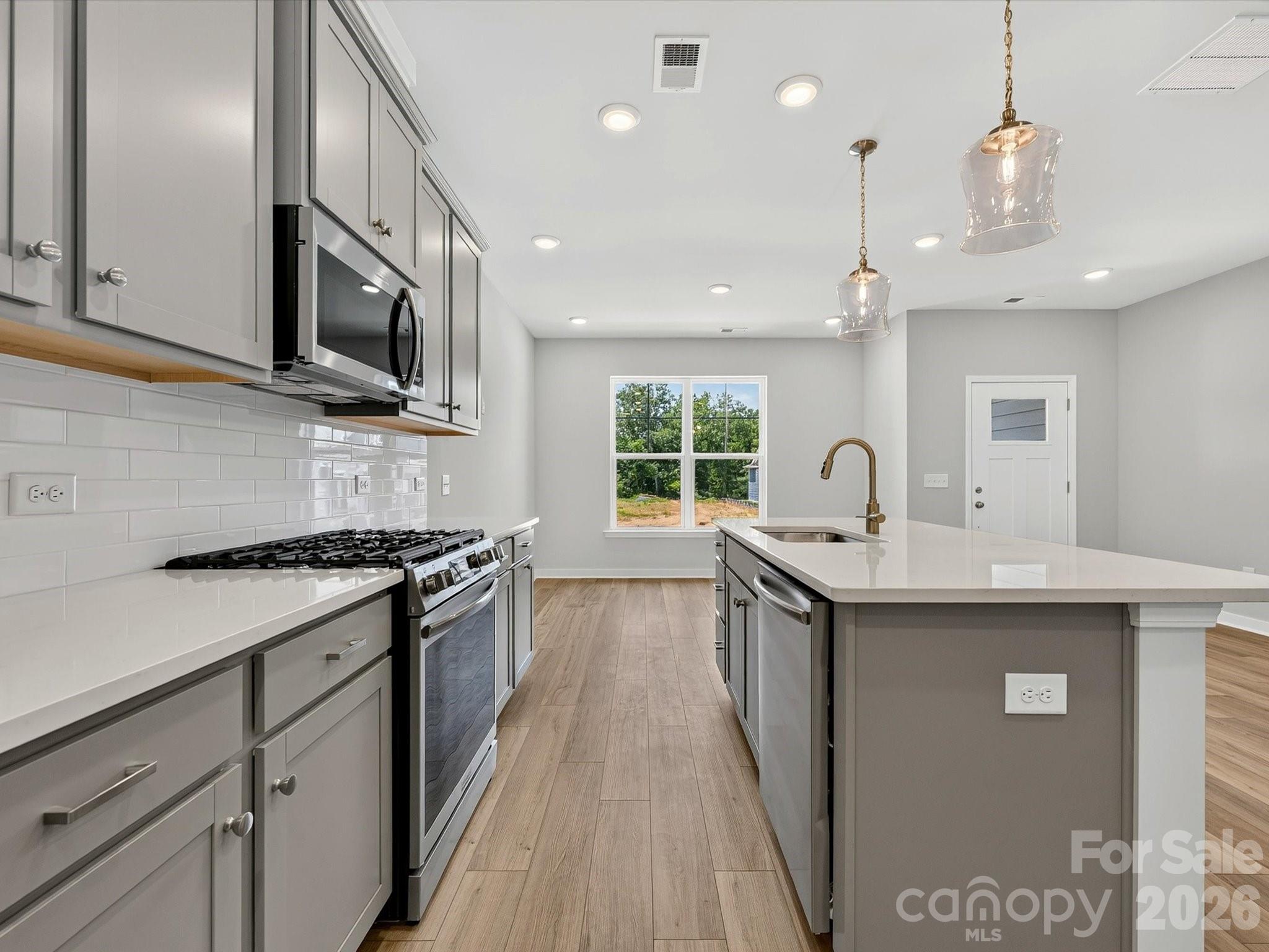 579 Cape Cod Way Property Photo 13