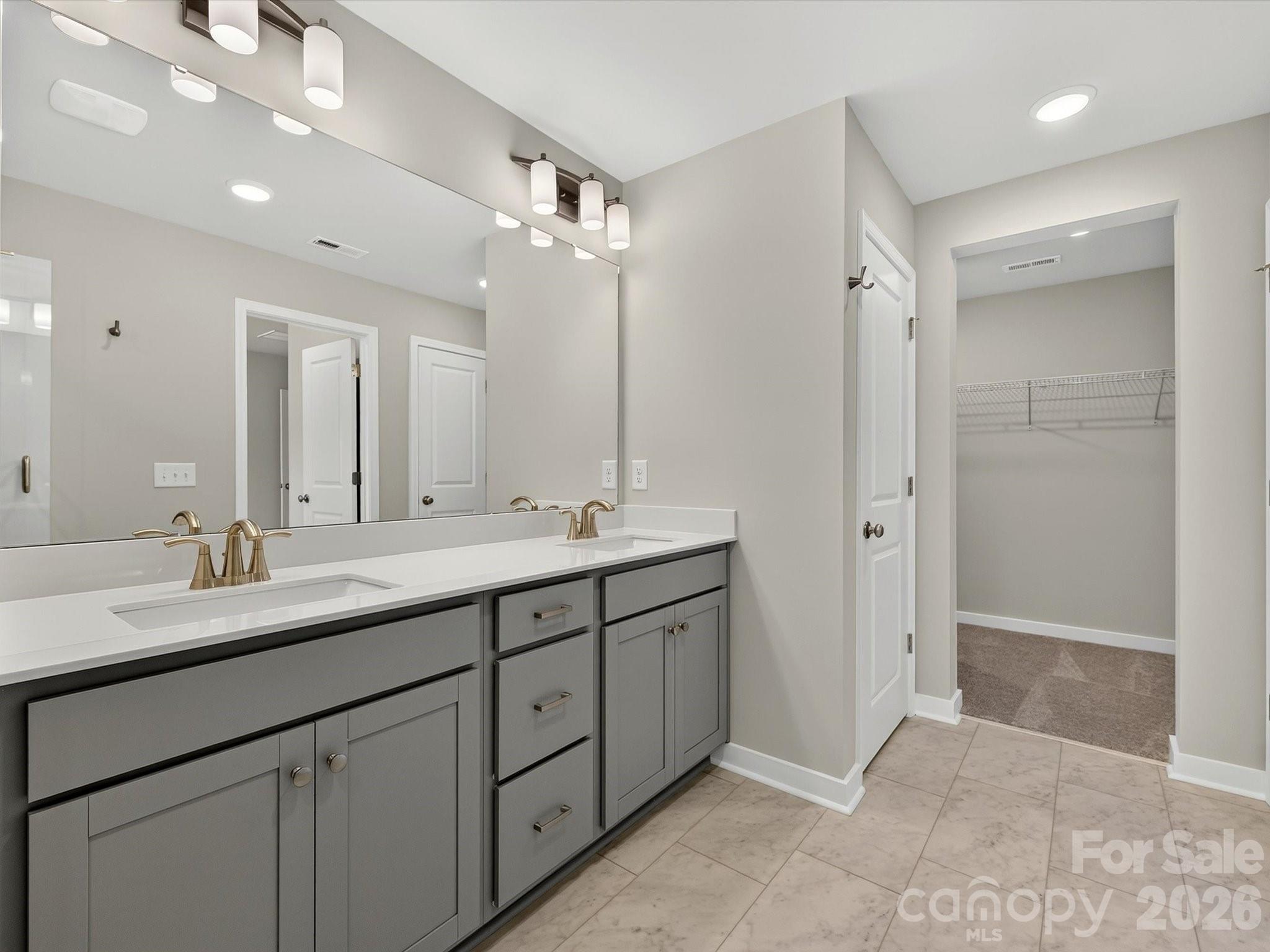 579 Cape Cod Way Property Photo 22