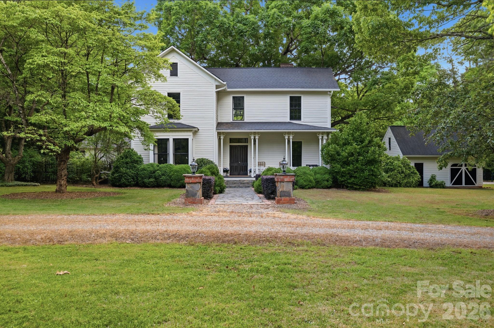 10915 Beatties Ford Road Property Photo 3