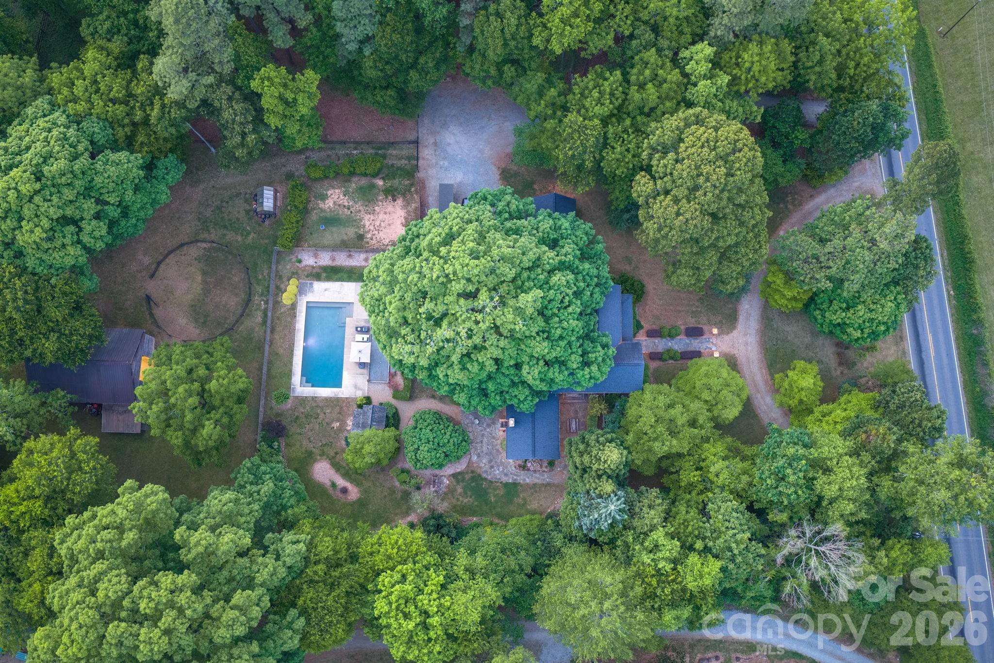 10915 Beatties Ford Road Property Photo 6