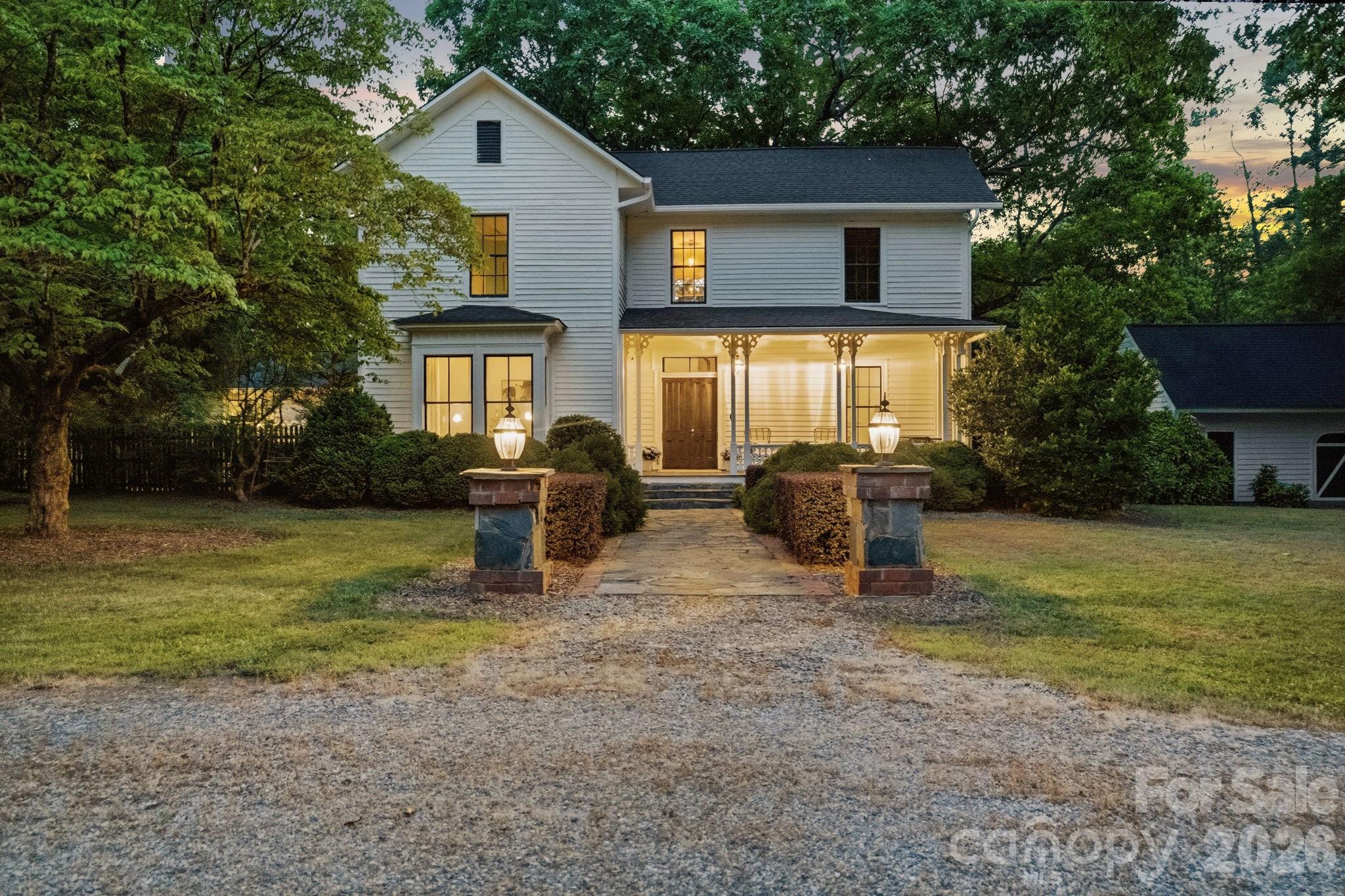 10915 Beatties Ford Road Property Photo 9