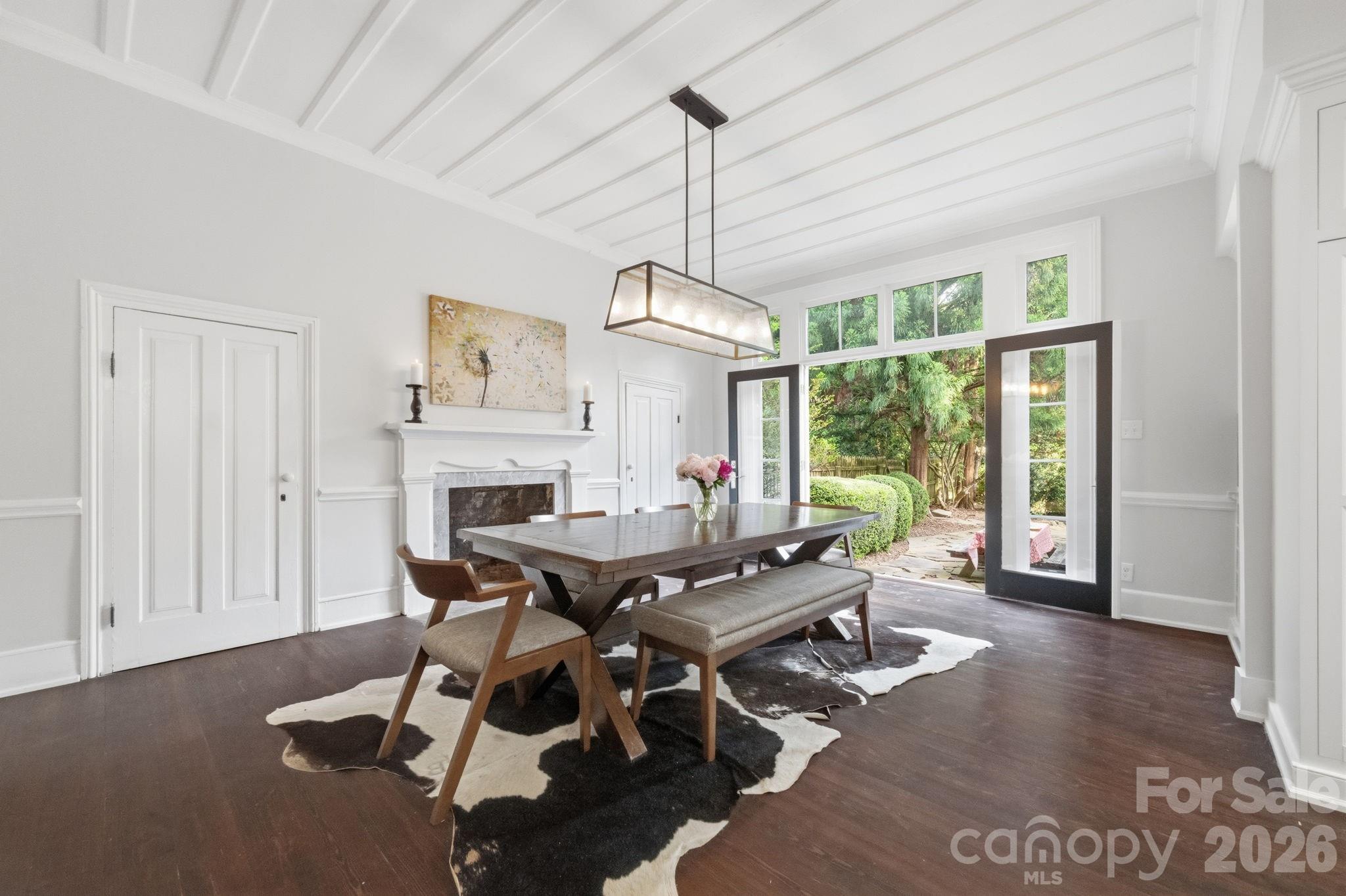 10915 Beatties Ford Road Property Photo 17