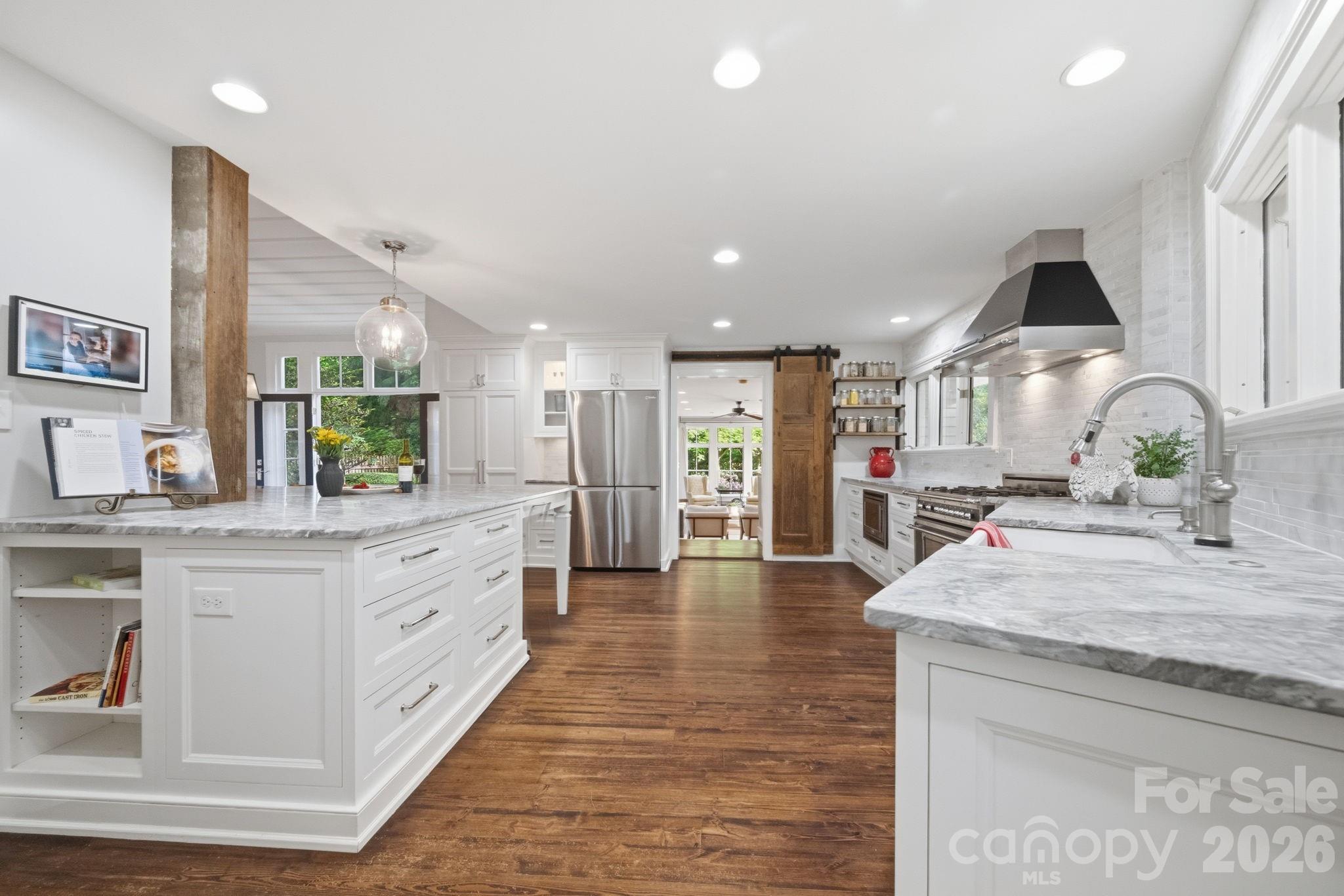 10915 Beatties Ford Road Property Photo 20