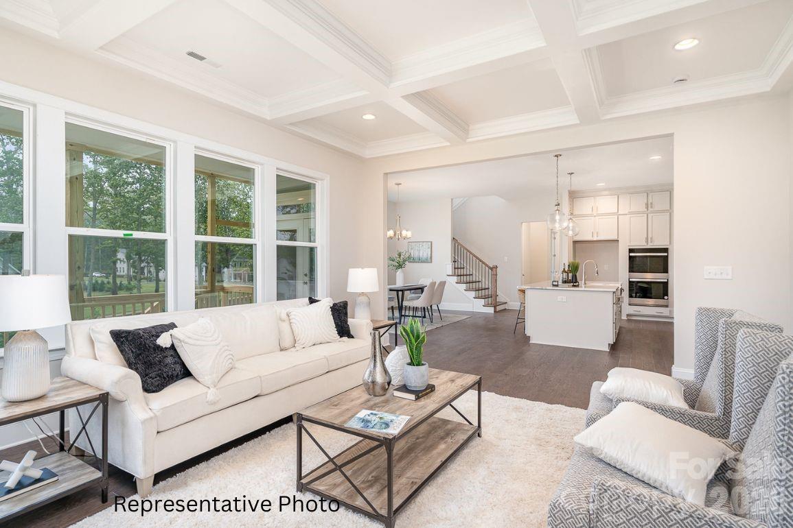 20396 Queens Street Property Photo 6