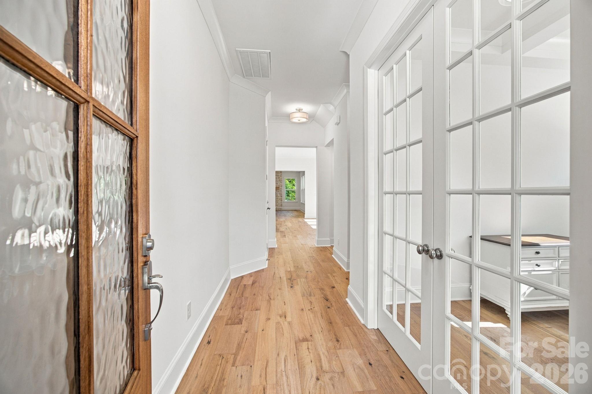 20396 Queens Street Property Photo 8
