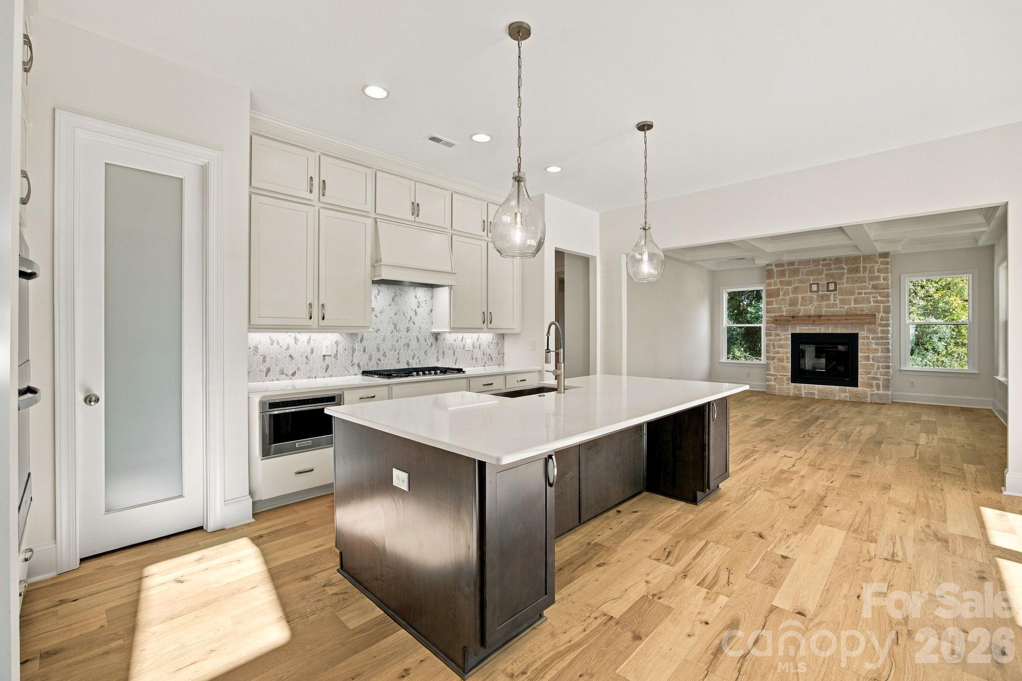 20396 Queens Street Property Photo 15