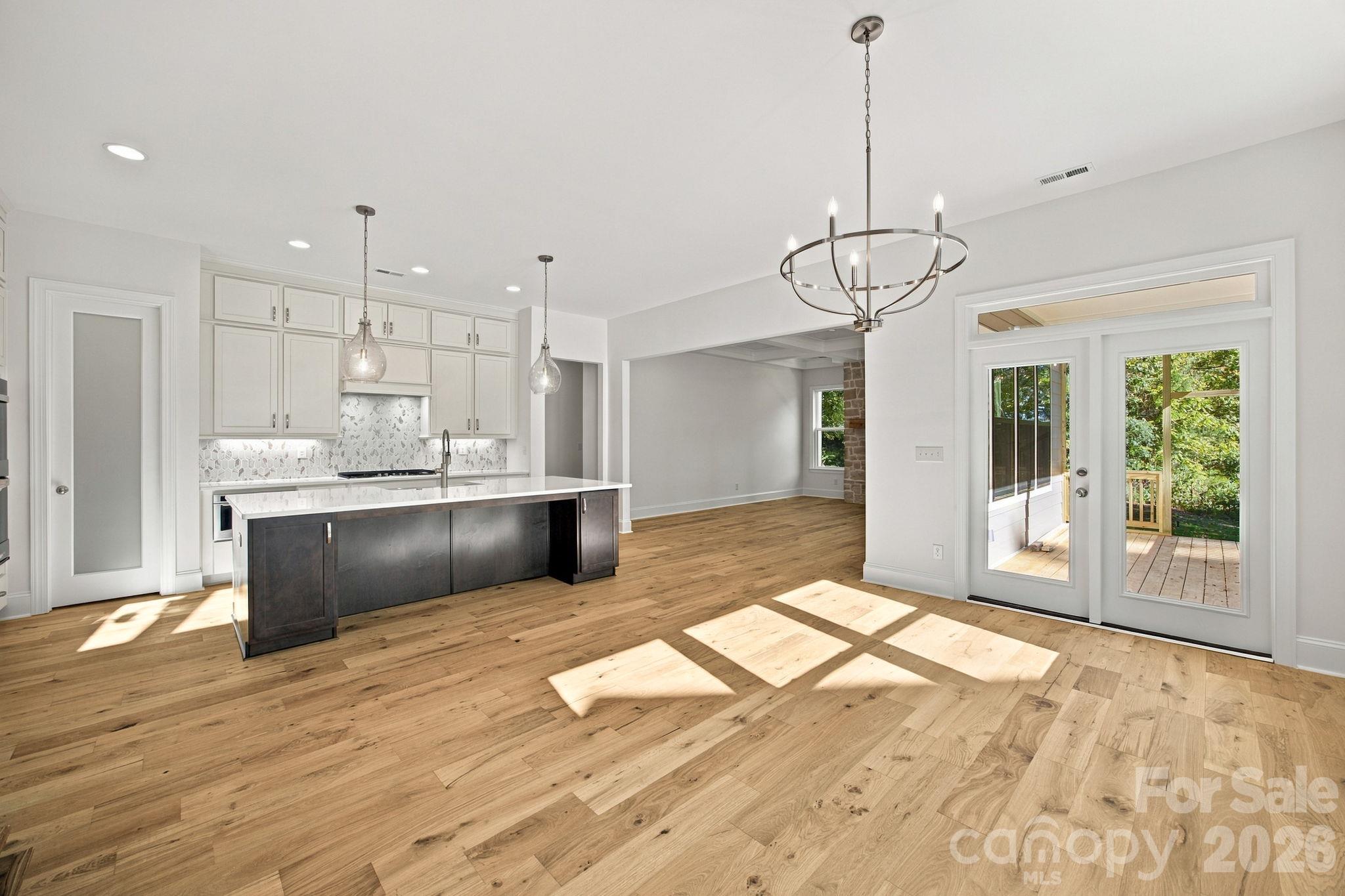 20396 Queens Street Property Photo 23