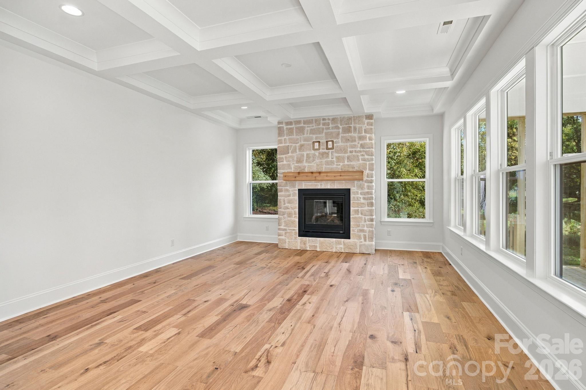 20396 Queens Street Property Photo 24