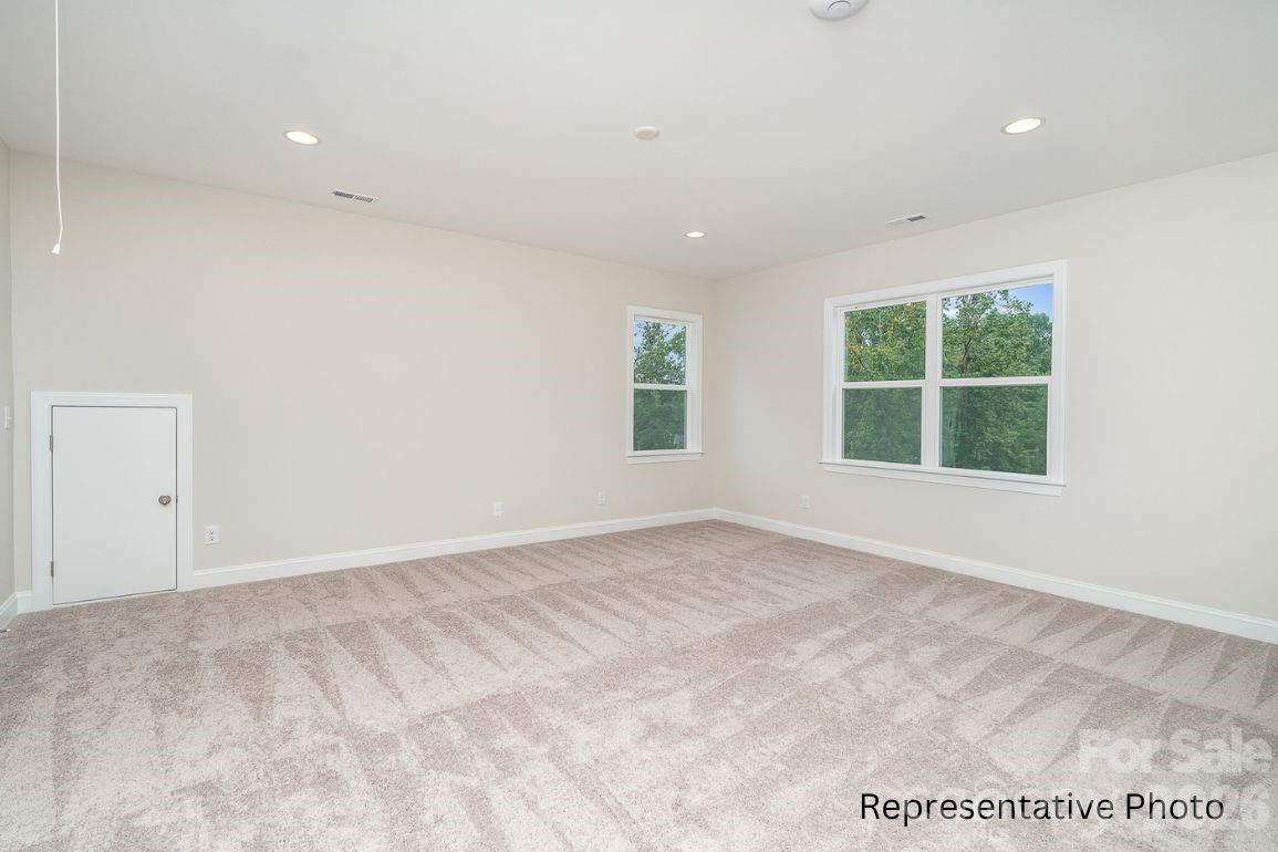 20396 Queens Street Property Photo 27