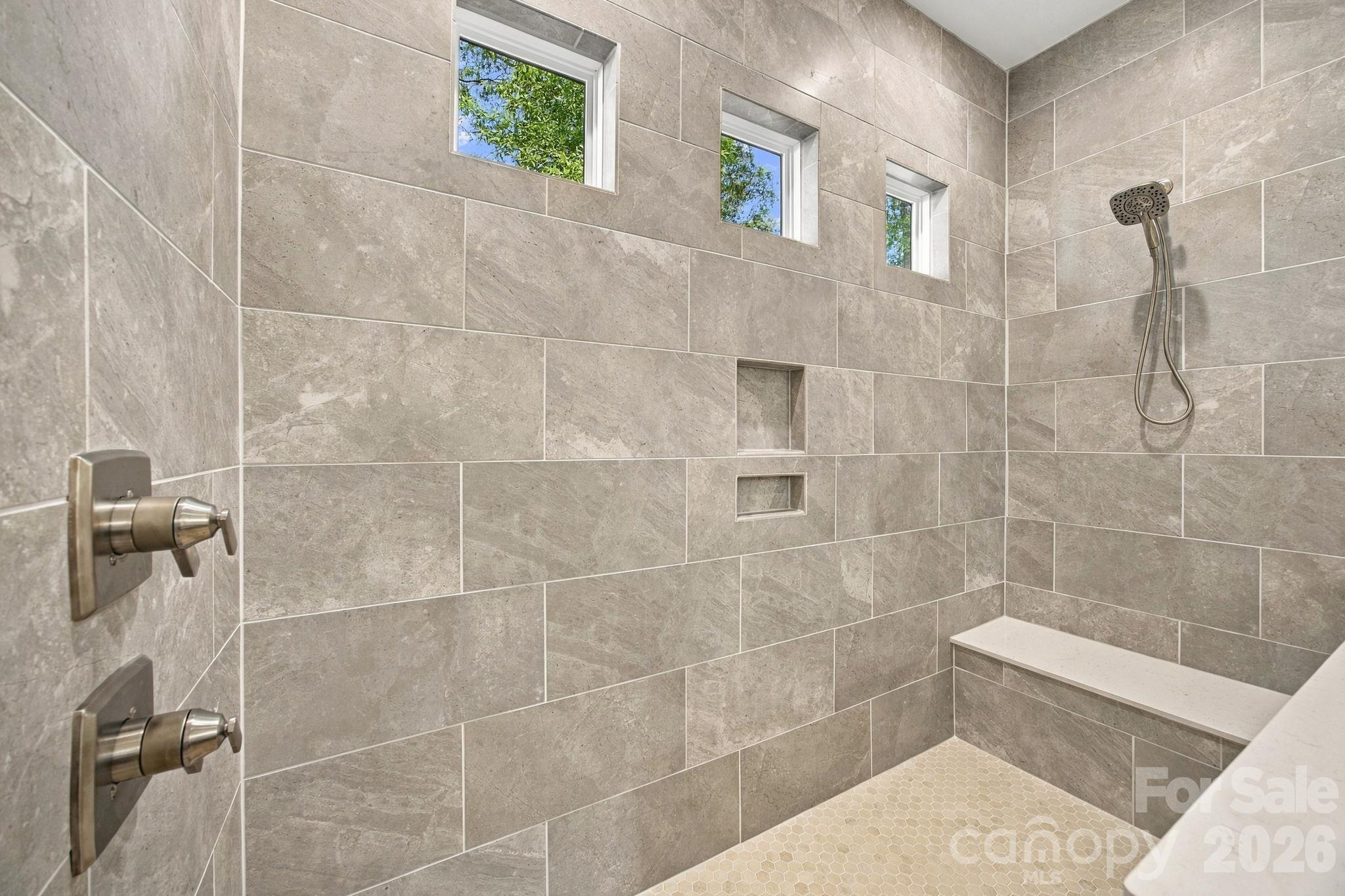 20396 Queens Street Property Photo 32