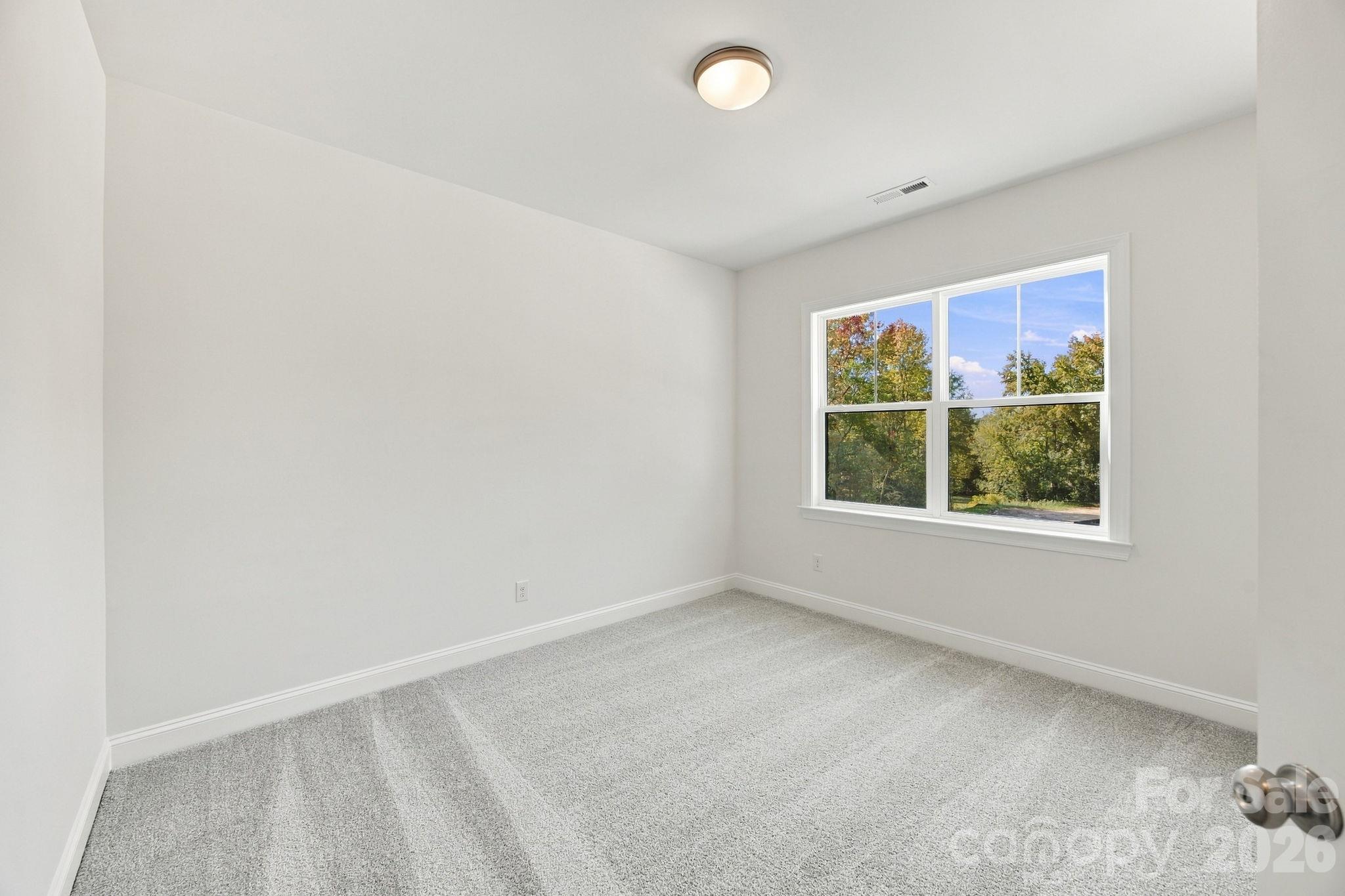 20396 Queens Street Property Photo 34