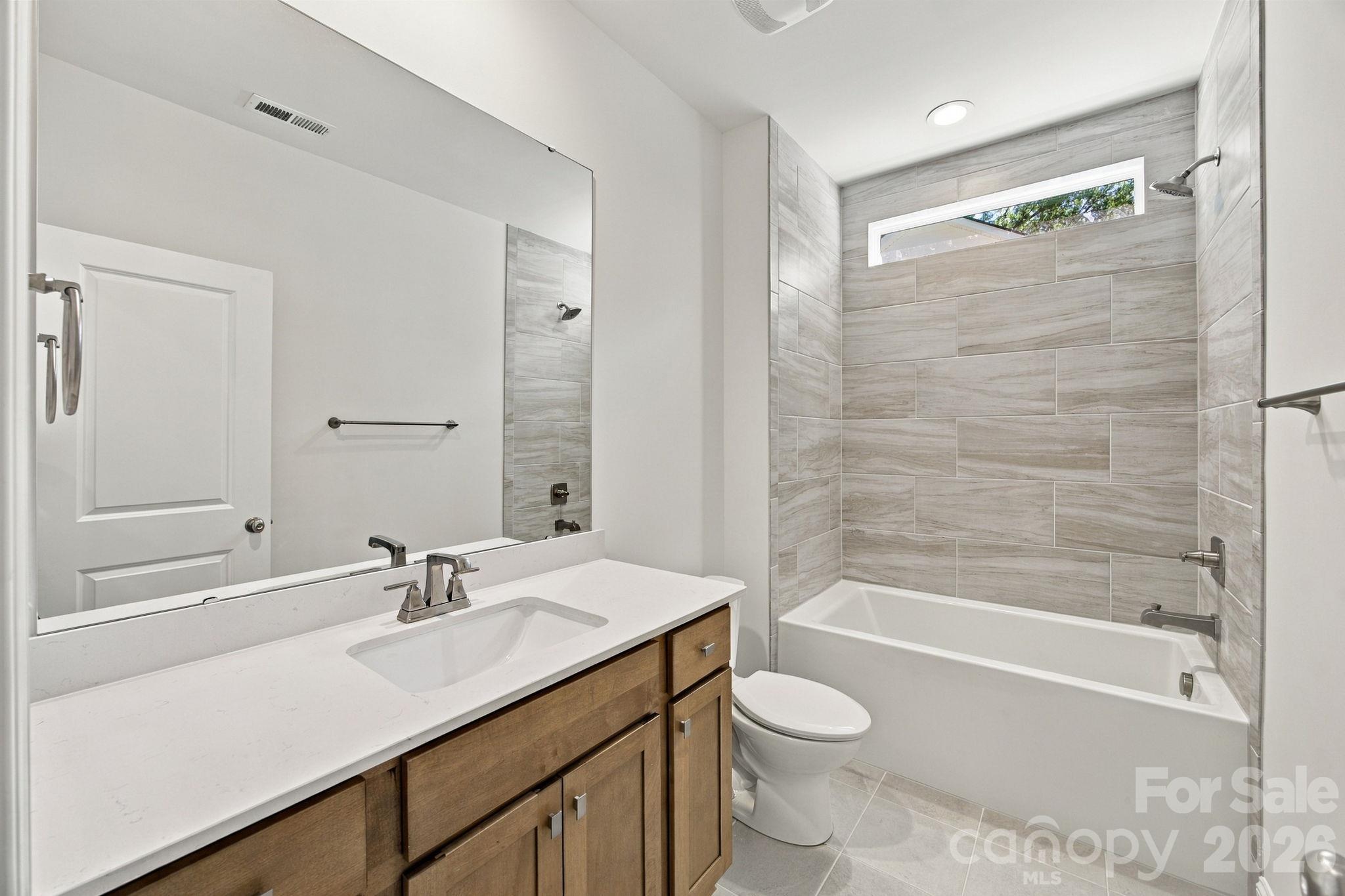 20396 Queens Street Property Photo 35